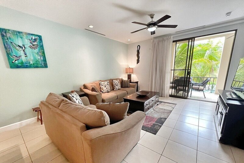 Perfectly located 3 bedroom in Pacífico - walking distance to shops and beach