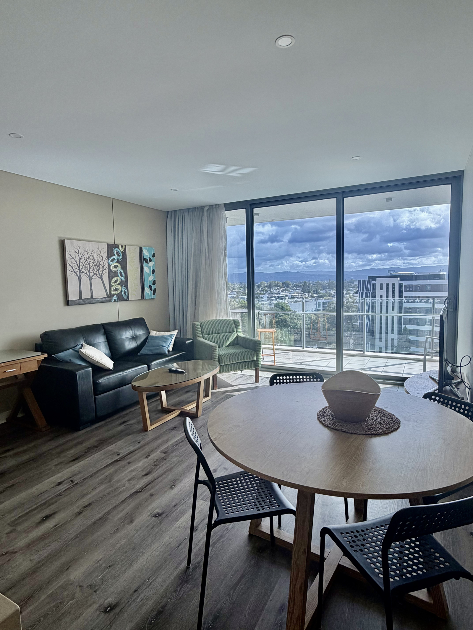 Sunny Gold Coast, (Surfers Paradise) Retreat