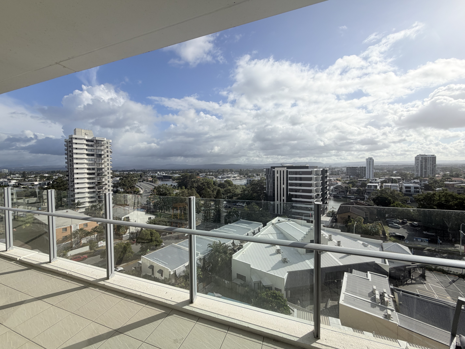 Sunny Gold Coast, (Surfers Paradise) Retreat