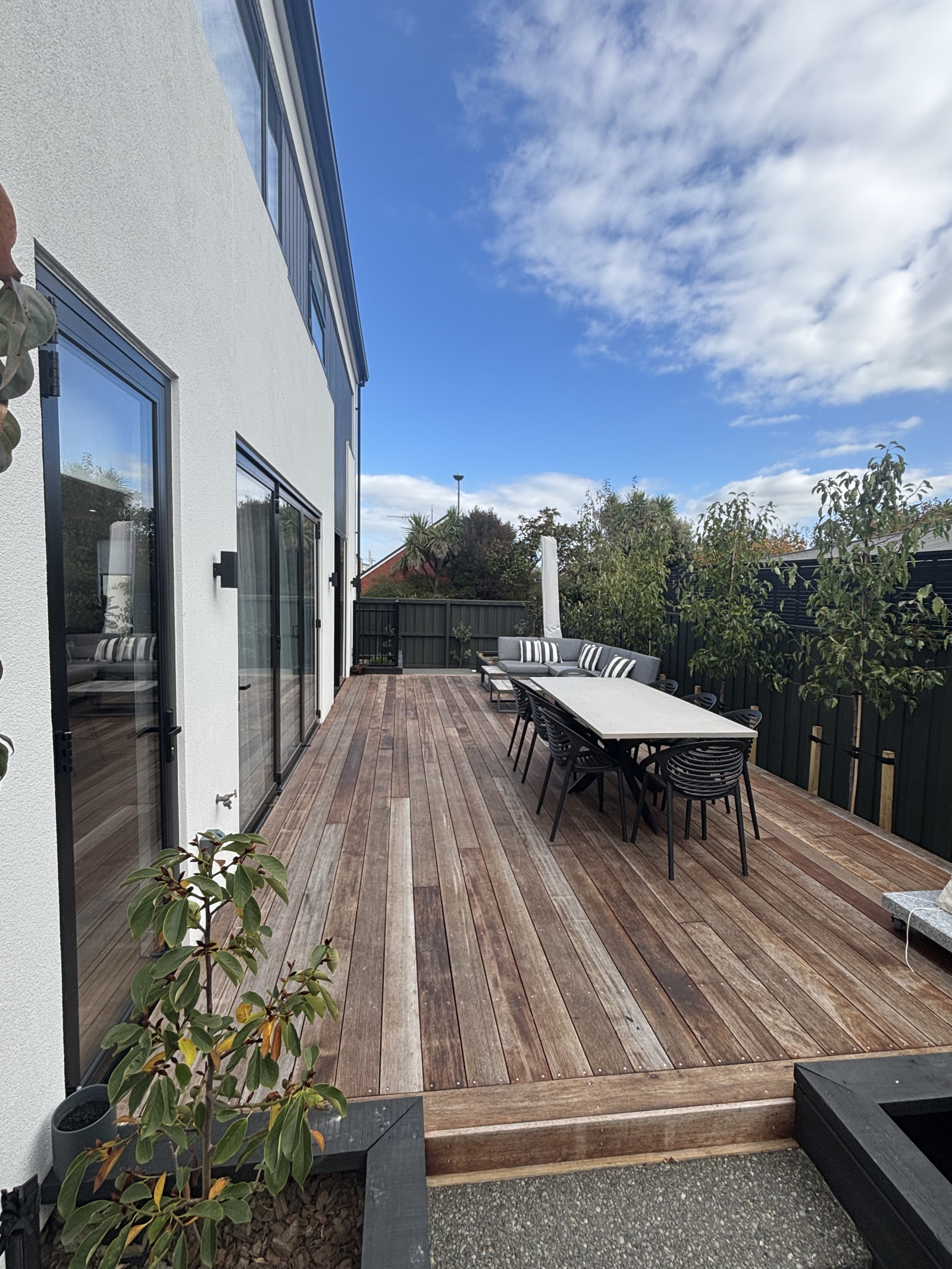 Brand new 5 Bedroom Family Oasis on the doorstep to the Central city