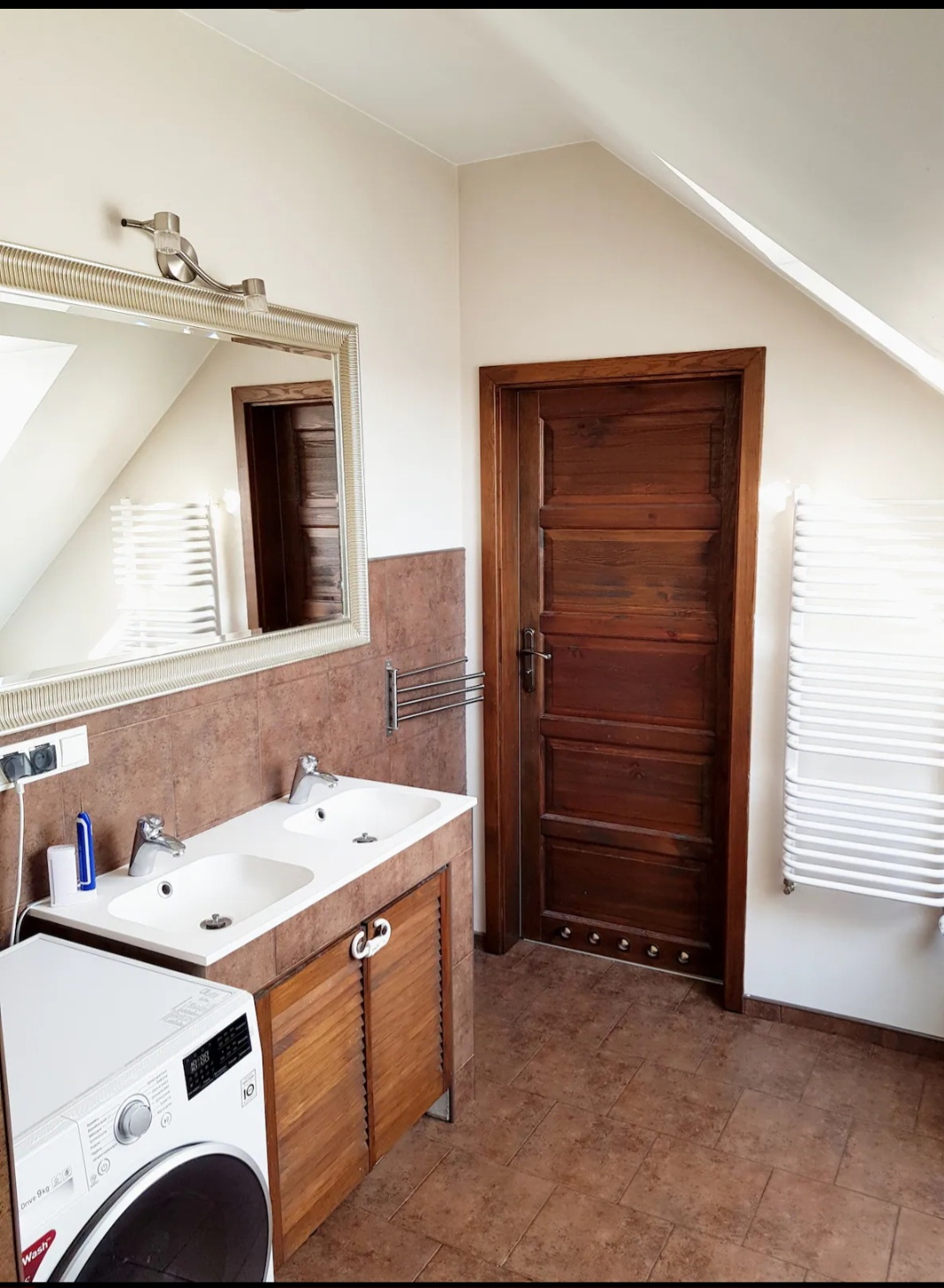 🌍 Luxury Home Exchange: Private SPA, Gym & Serenity in Southern Poland! 🏠✨
