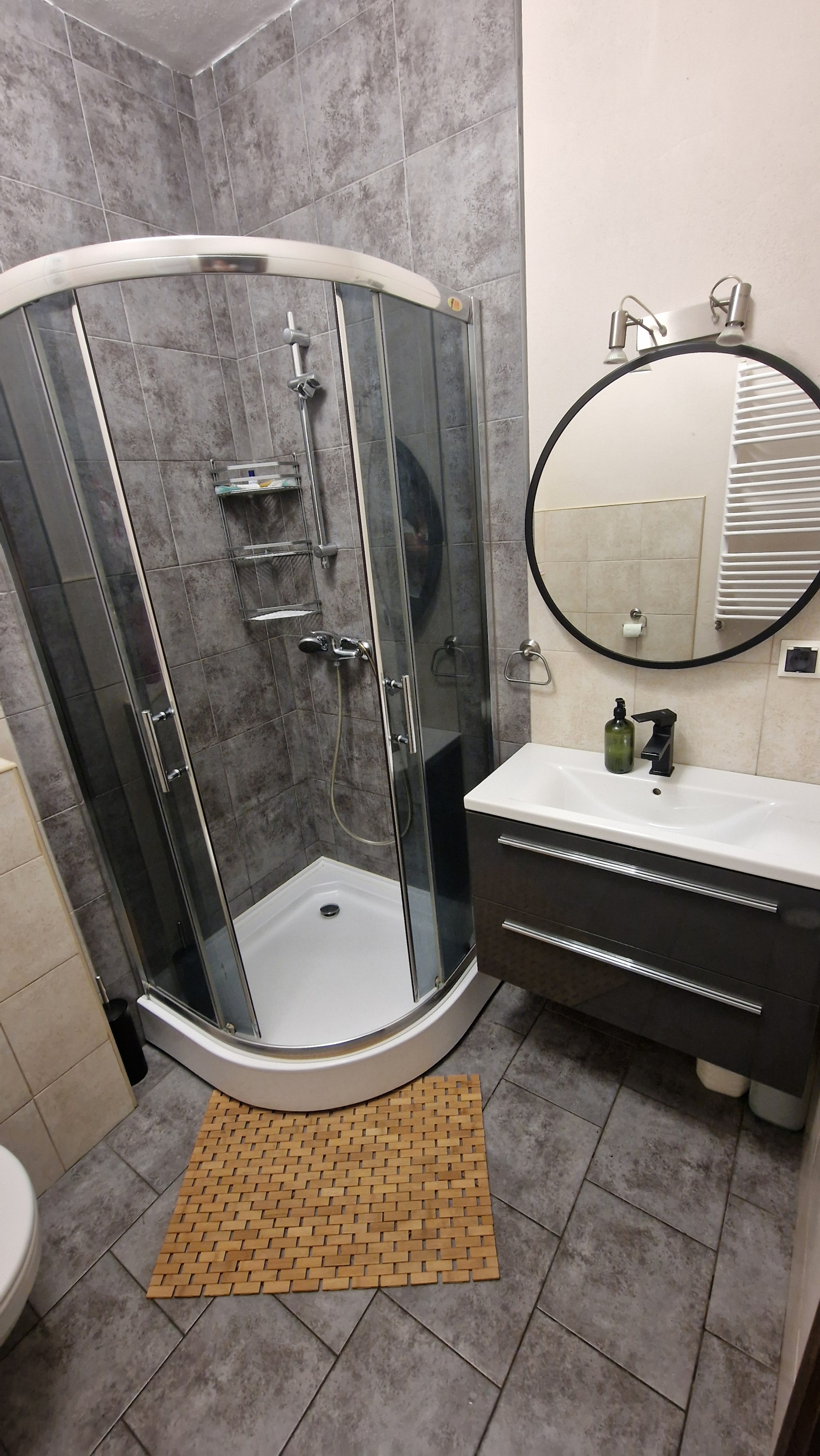 🌍 Luxury Home Exchange: Private SPA, Gym & Serenity in Southern Poland! 🏠✨