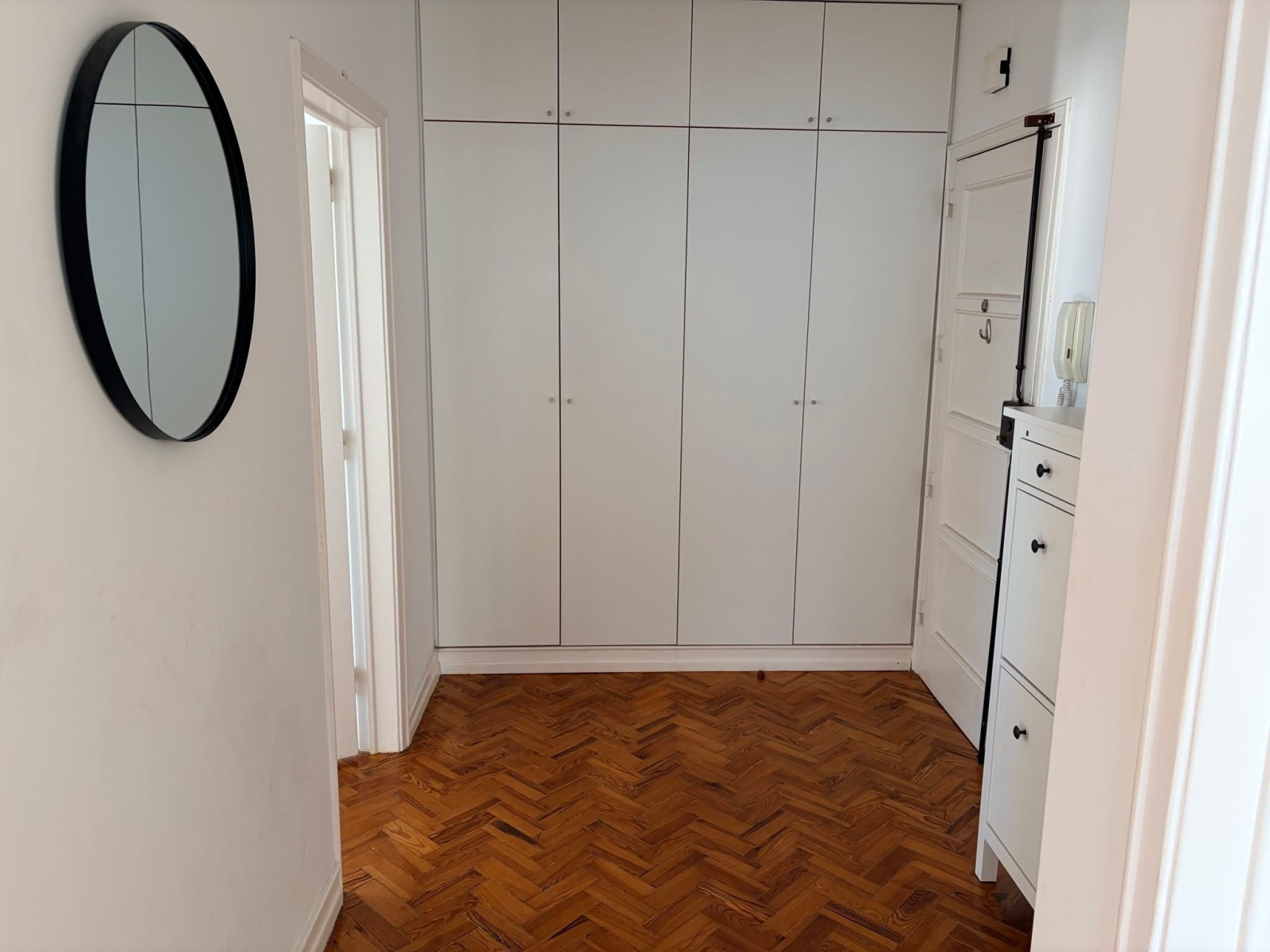 Sunny 1 bedroom Lisbon apartment with an amazing view