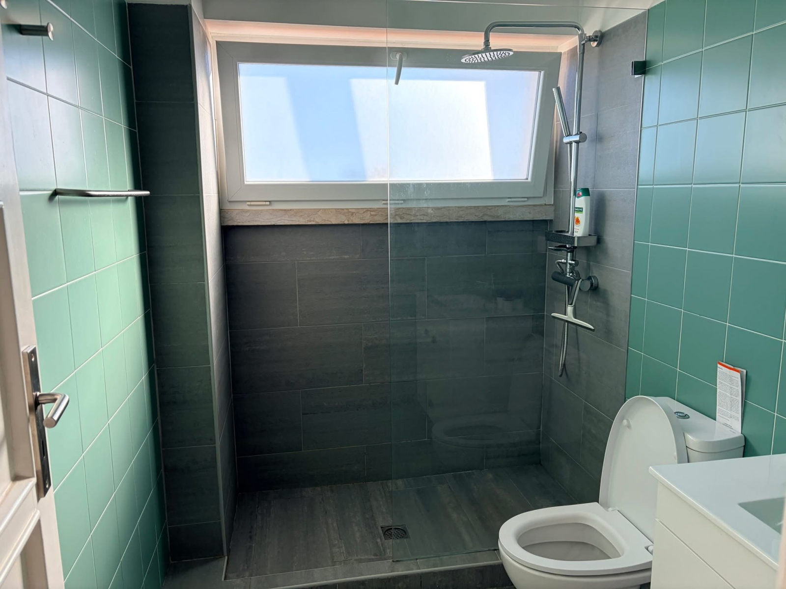 Sunny 1 bedroom Lisbon apartment with an amazing view