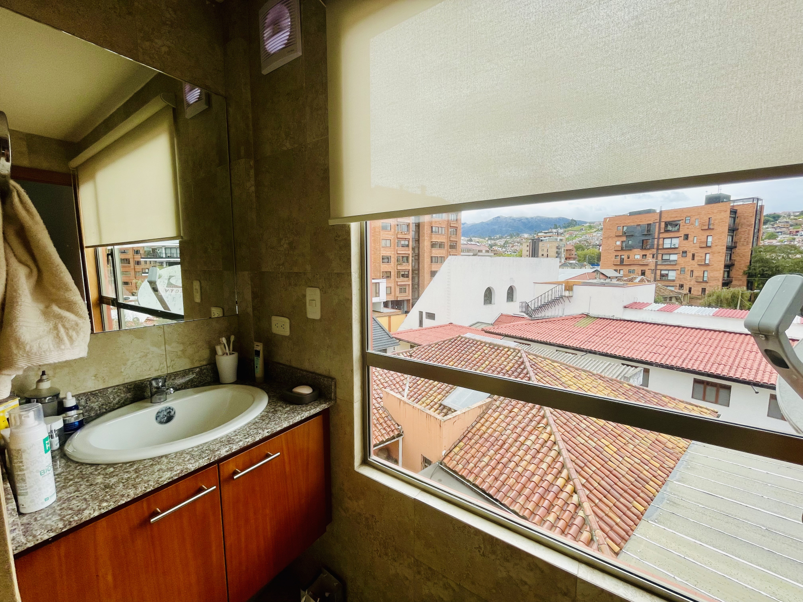 Riverfront cozy apartment with Panoramic Views in Puertas Del Sol