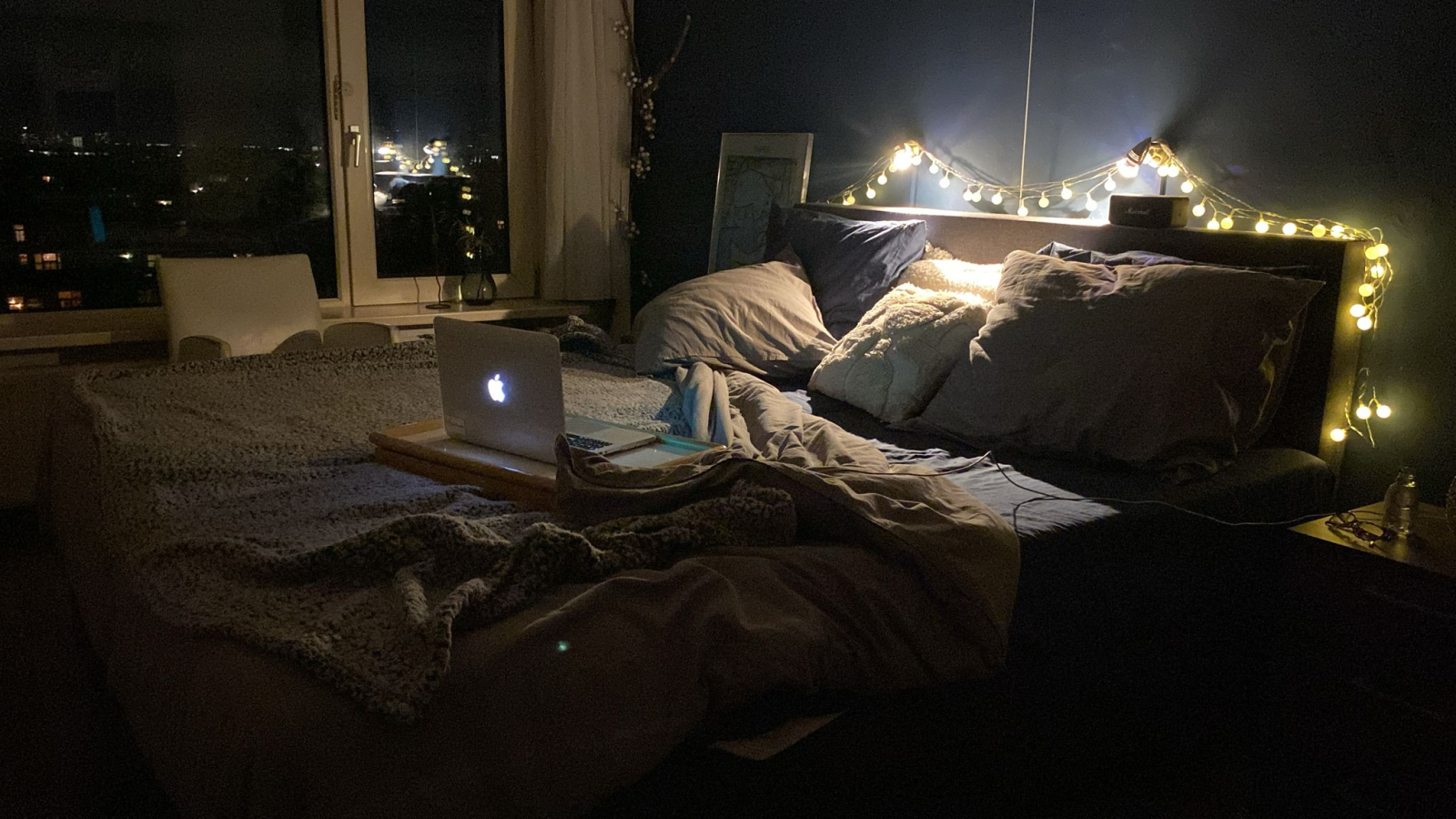 Appartement incroyablement lumineux de deux chambres au bord de la forêt et des plages