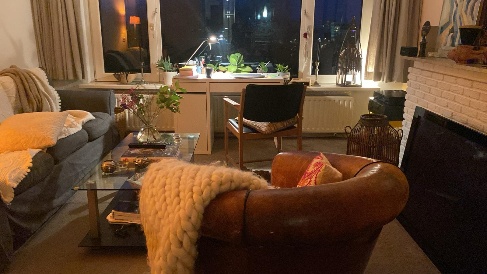 Appartement incroyablement lumineux de deux chambres au bord de la forêt et des plages