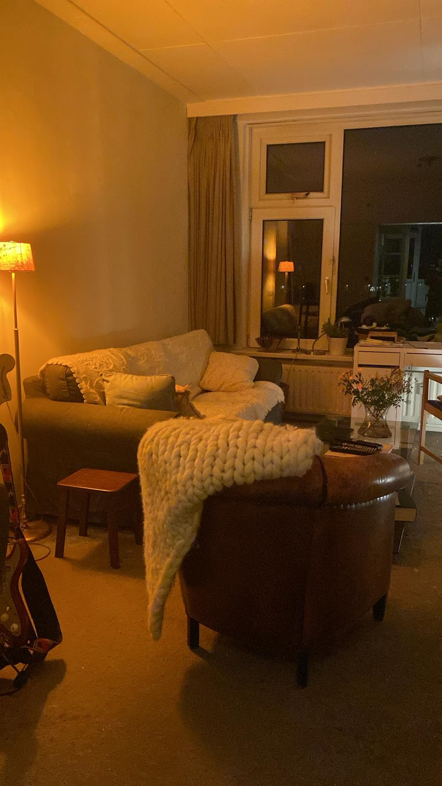 Appartement incroyablement lumineux de deux chambres au bord de la forêt et des plages