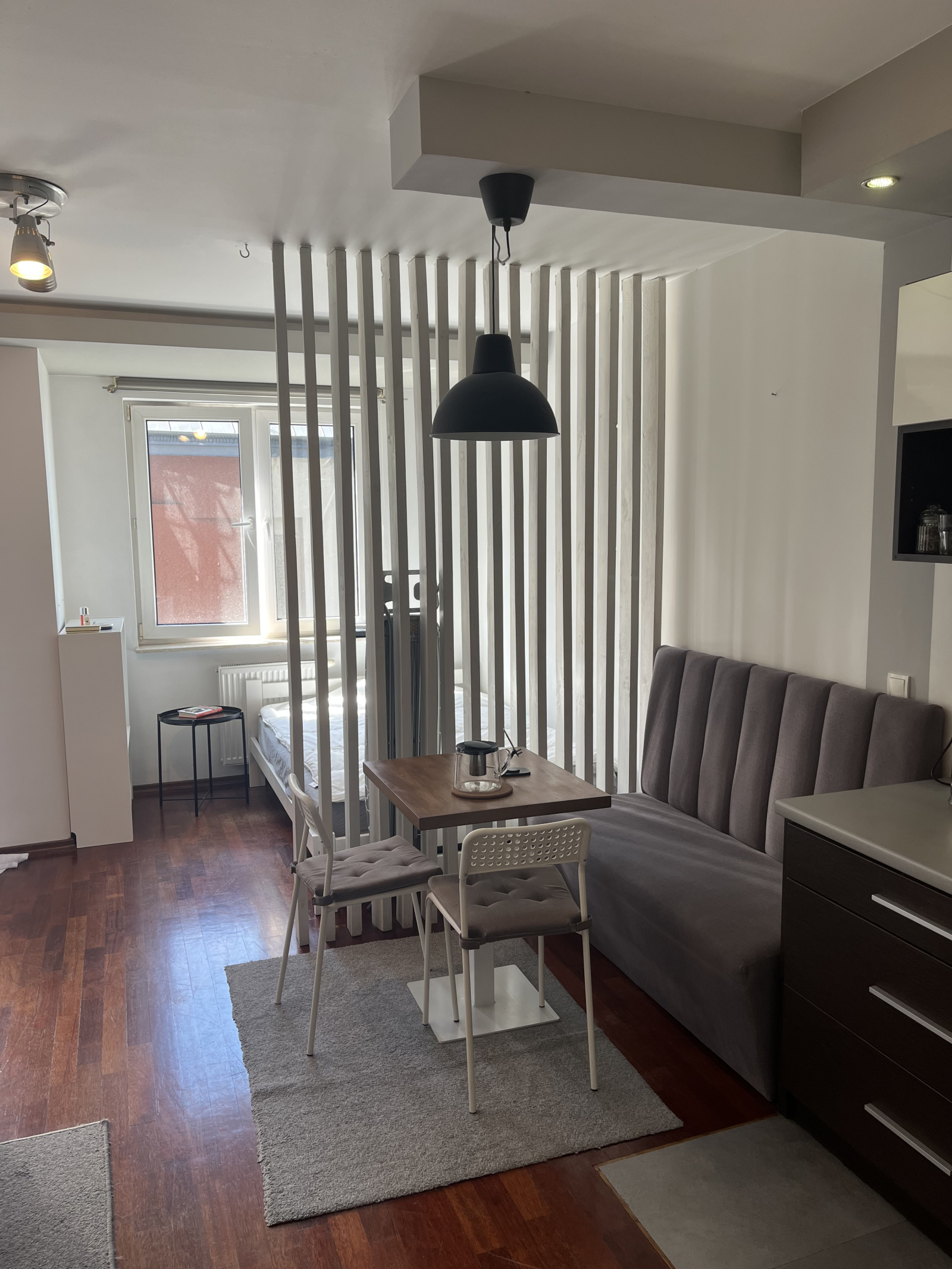 Cozy studio with balcony in peaceful Żoliborz, close to city center