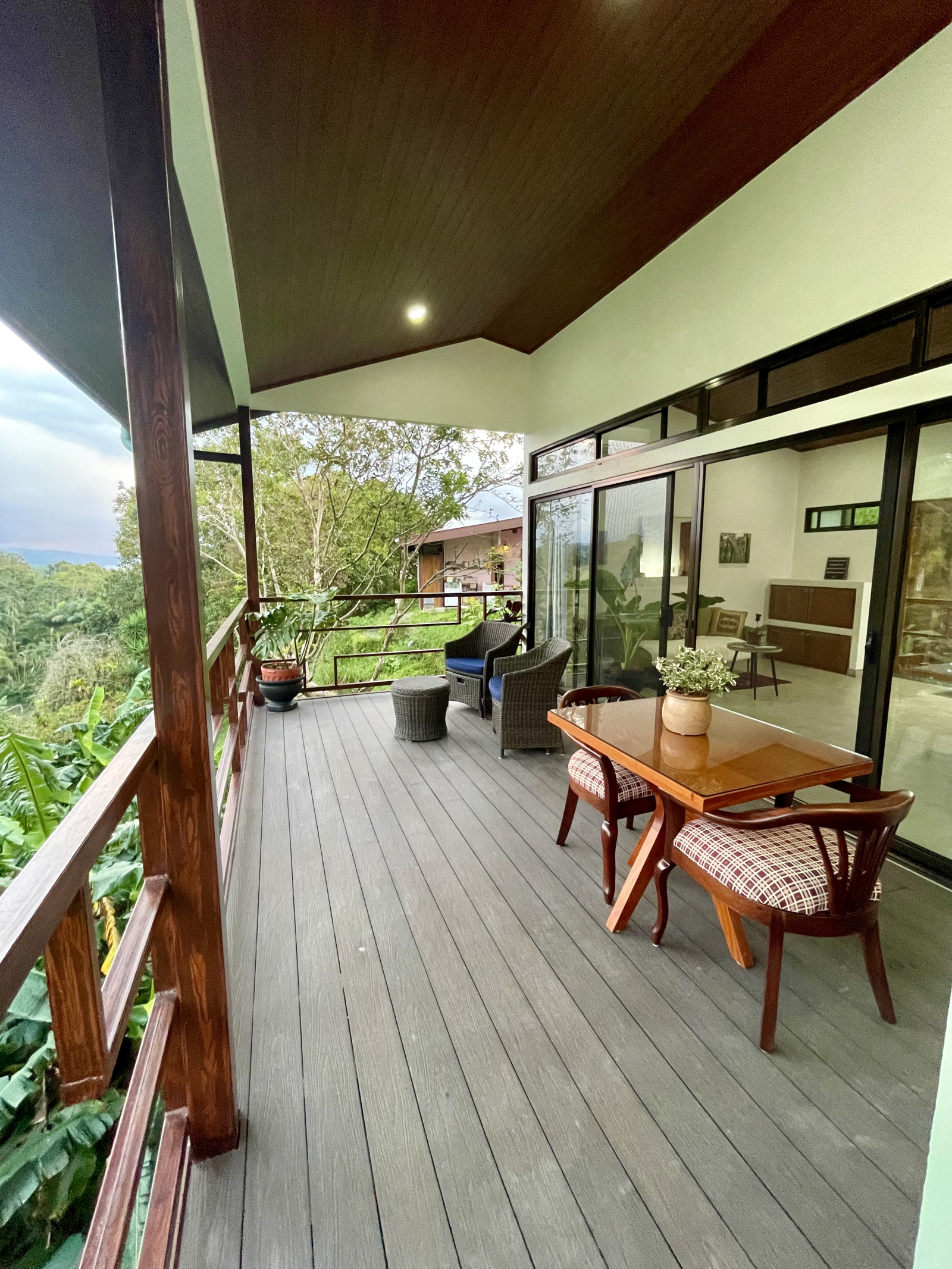 Elegant comfort in the heart of Nuevo Arenal * Royal Coop Villa