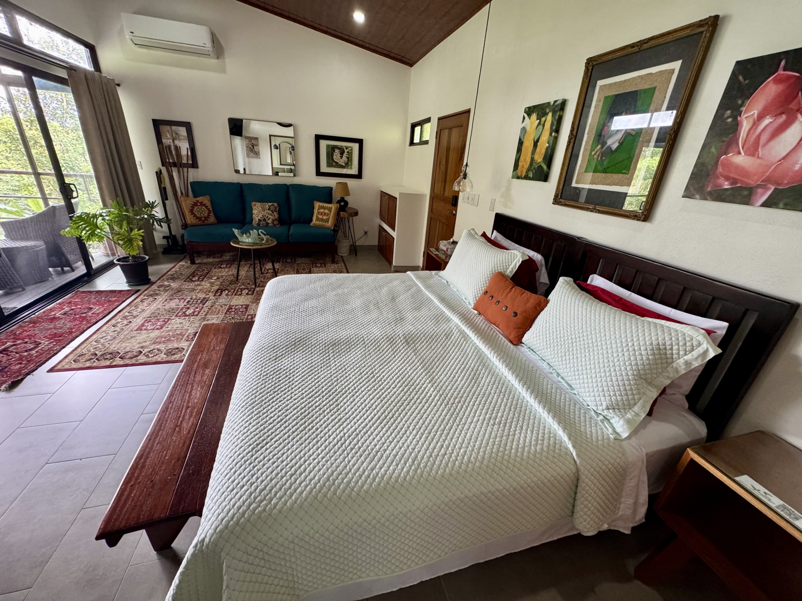 Elegant comfort in the heart of Nuevo Arenal * Royal Coop Villa