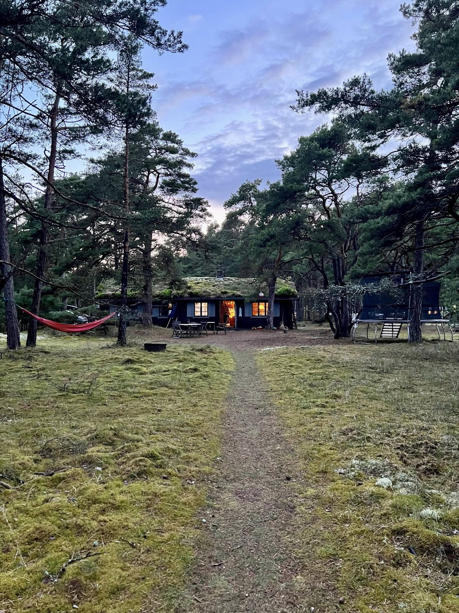 Ein charmantes, hobbitartiges Haus mit 180-Grad-Meerblick