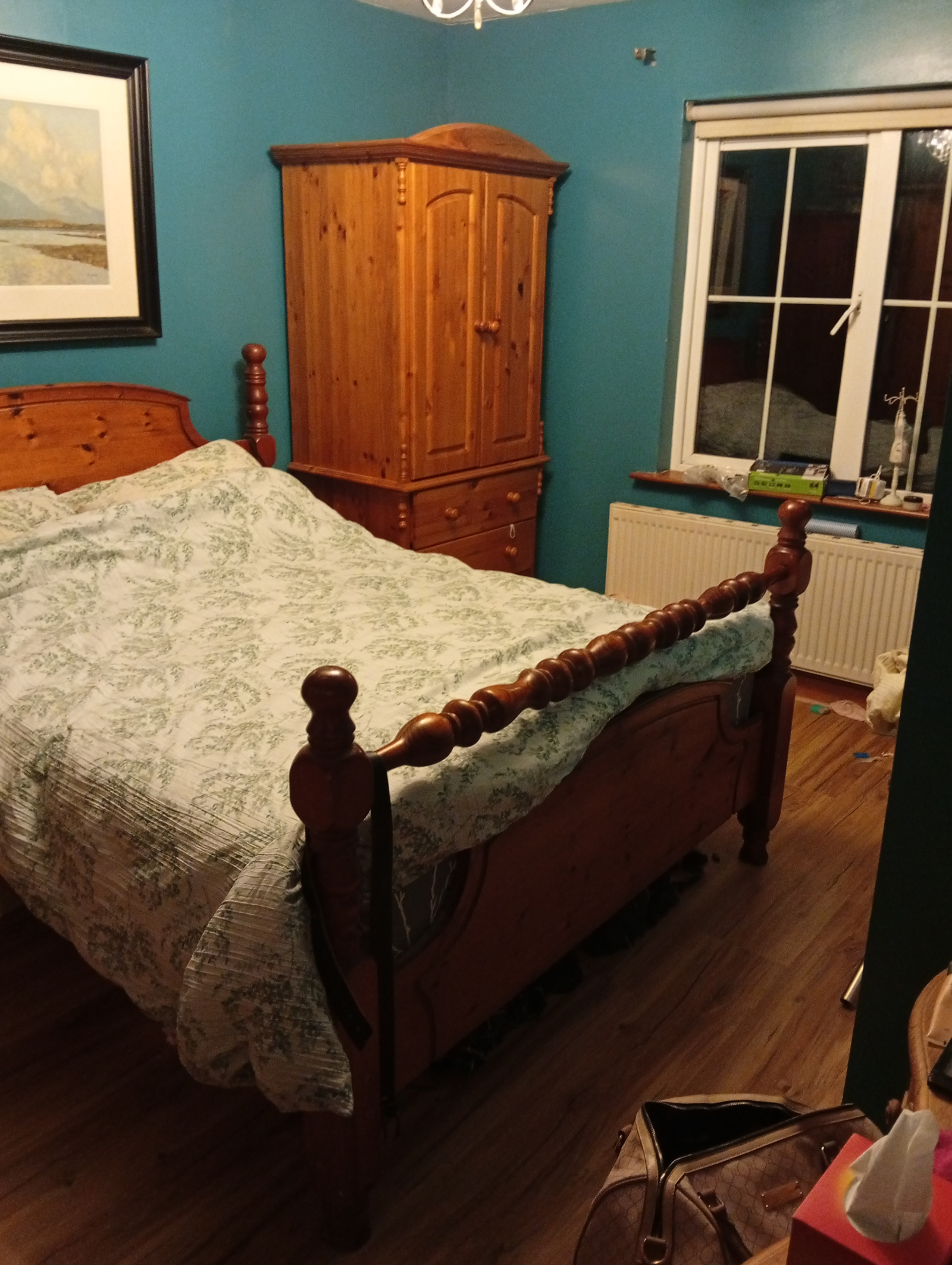 3 bedroom house in a great location near city centre and all amenities including beach and mountains