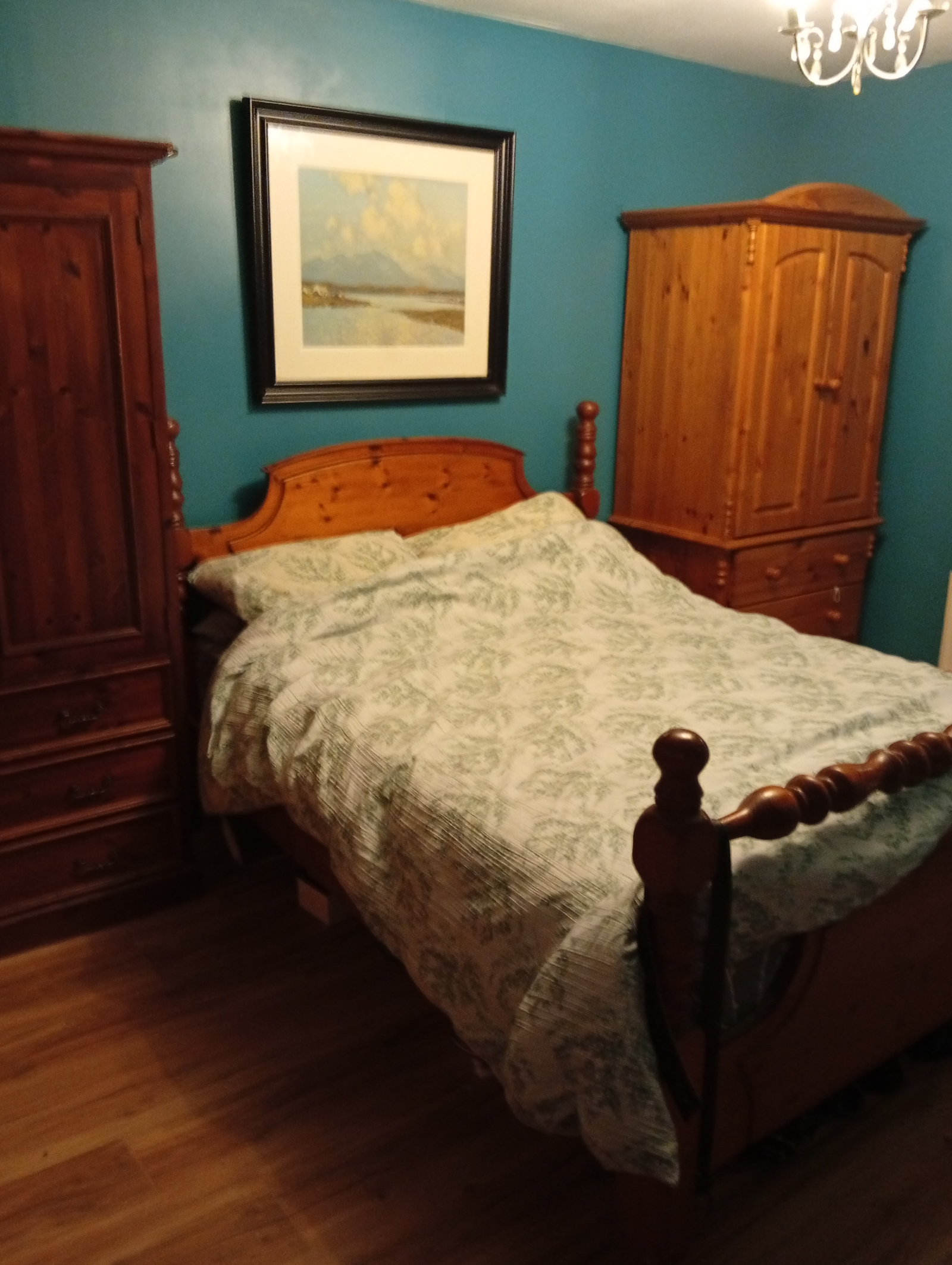 3 bedroom house in a great location near city centre and all amenities including beach and mountains