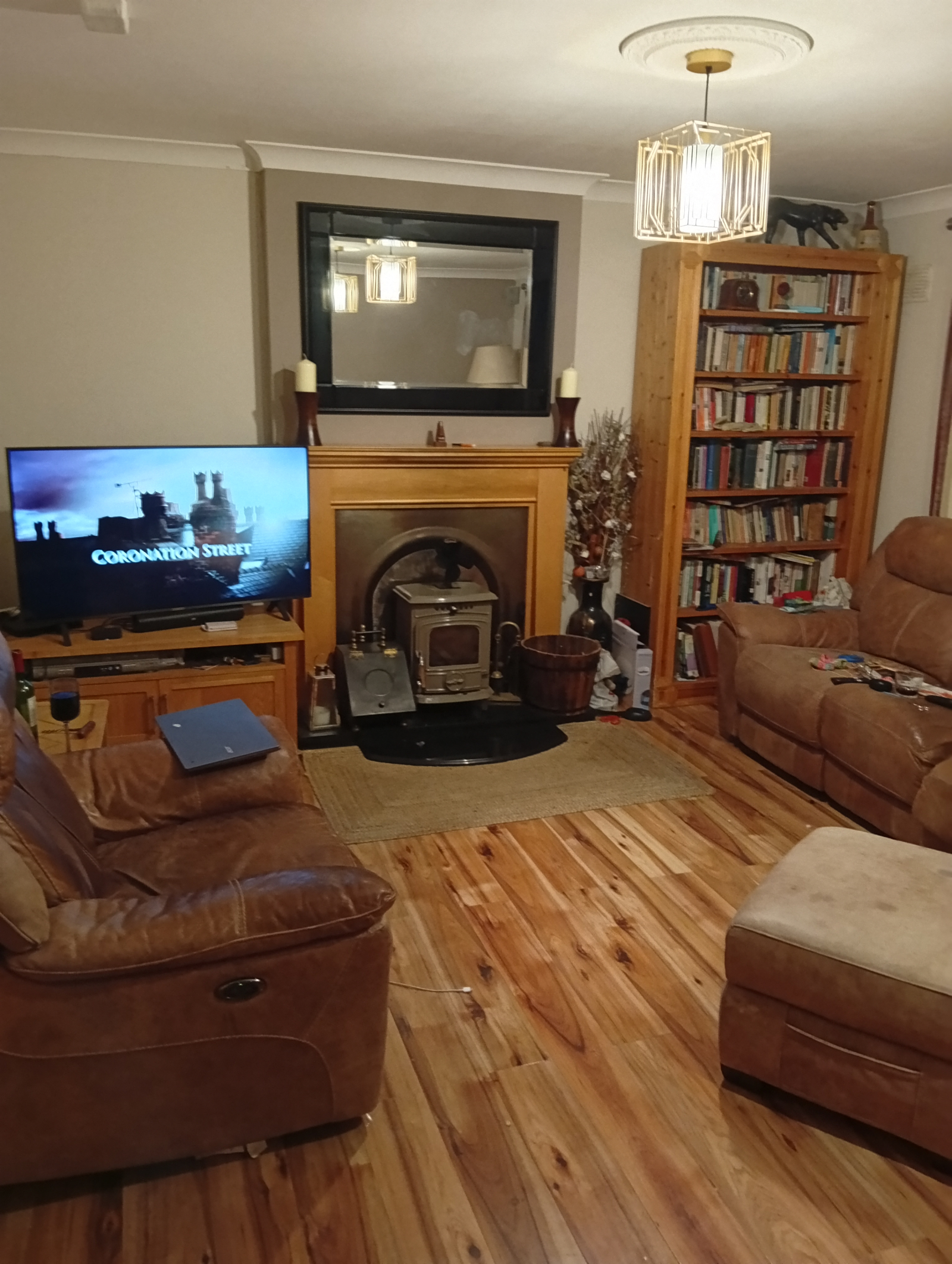 3 bedroom house in a great location near city centre and all amenities including beach and mountains