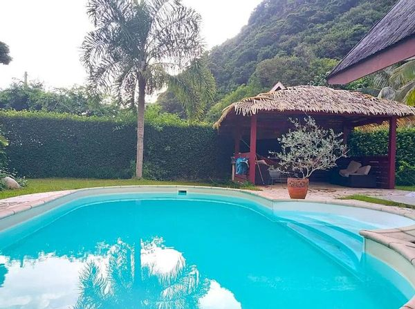 Unabhängiges Gästehaus mit Zugang zum Pool – Matatia Valley, Tahiti