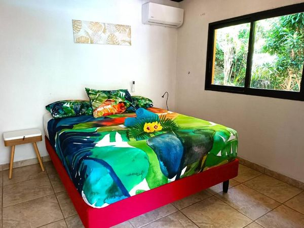 Unabhängiges Gästehaus mit Zugang zum Pool – Matatia Valley, Tahiti