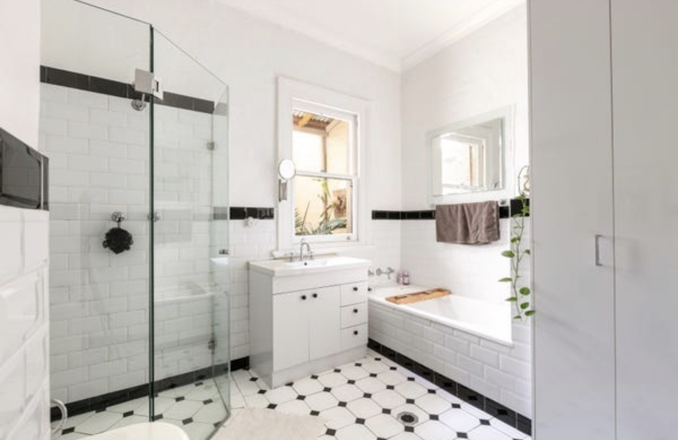 Stylish Inner West Apartment in a Converted Heritage Pub