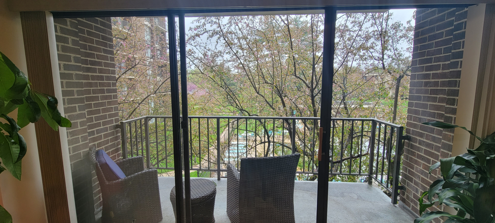 Apartamento de 1 quarto recém-reformado perto de DC, com piscina, a apenas 2 quarteirões da estação de metrô da linha vermelha