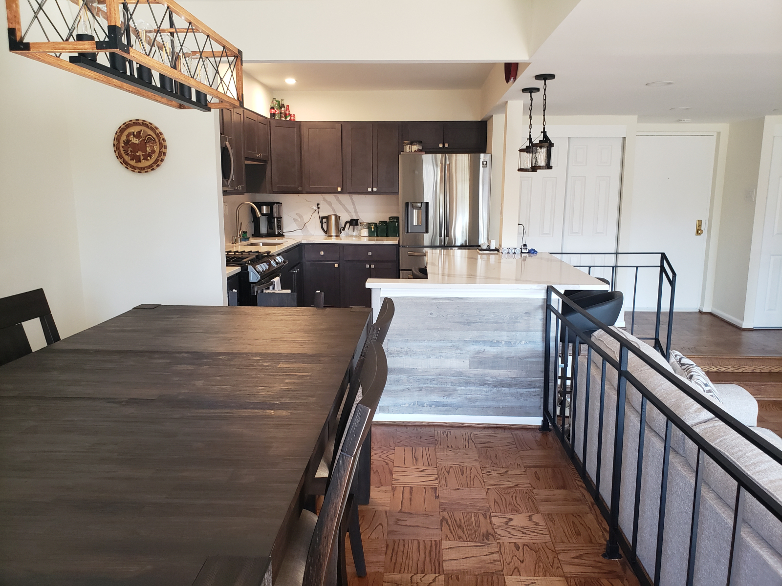 Apartamento de 1 quarto recém-reformado perto de DC, com piscina, a apenas 2 quarteirões da estação de metrô da linha vermelha