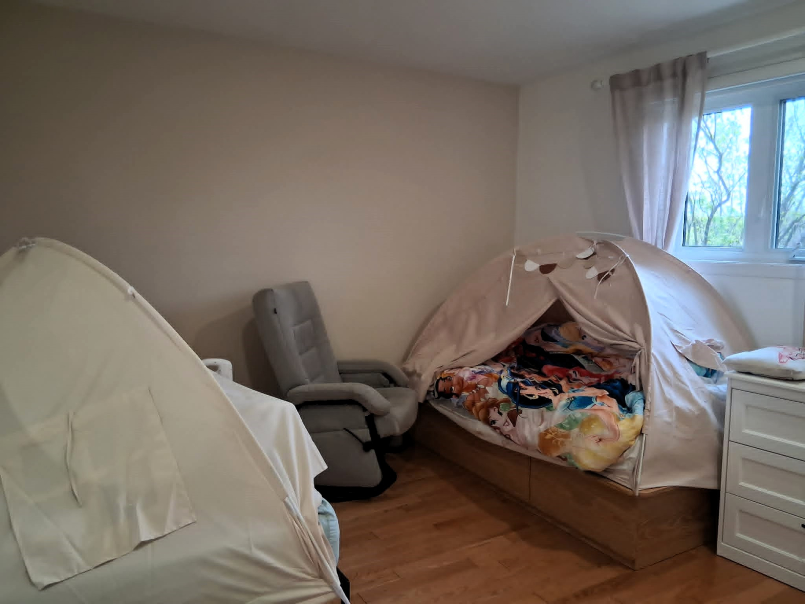 Warm & Cozy Family Home in Quebec  - Baby & Toddler Ready