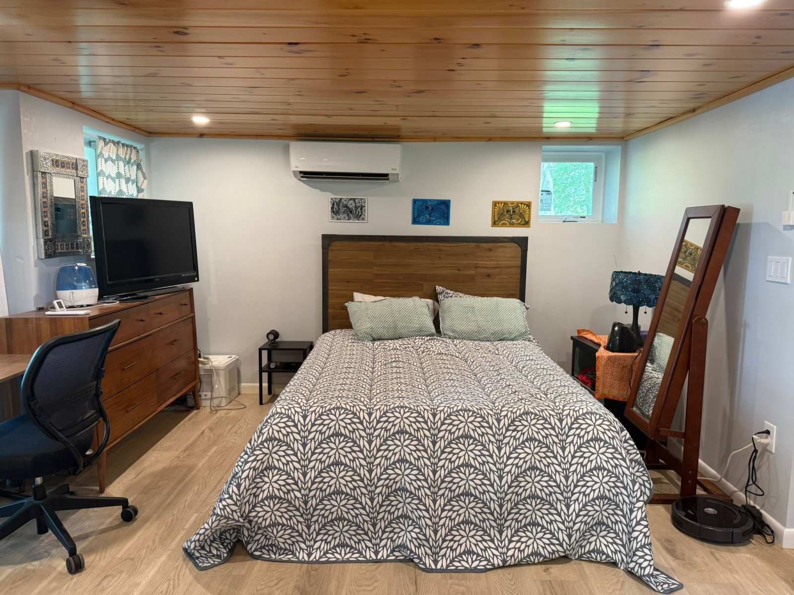 Lakeside Chalet in Central MA