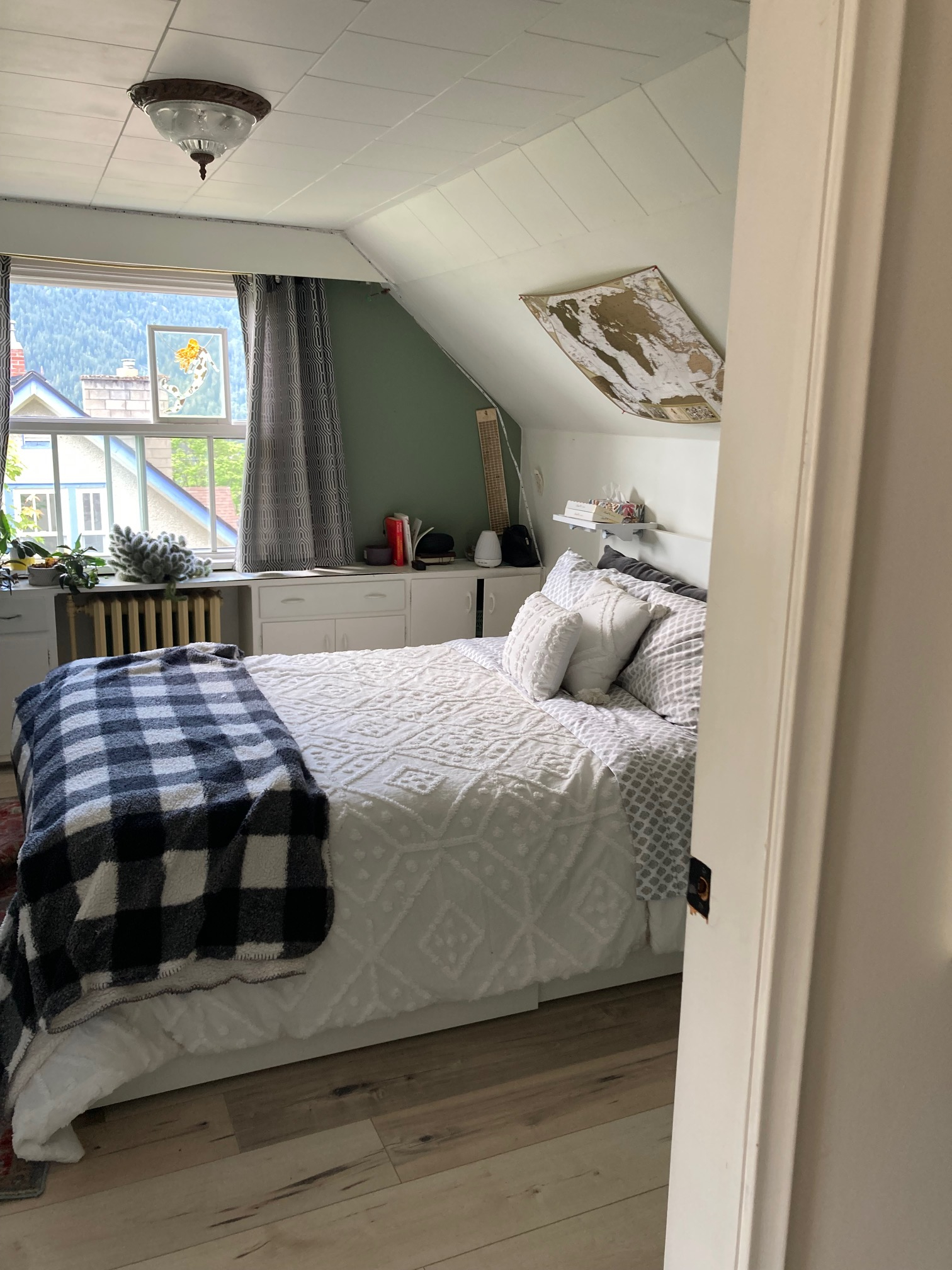 Charming character home within walking distance to the historic downtown Nelson