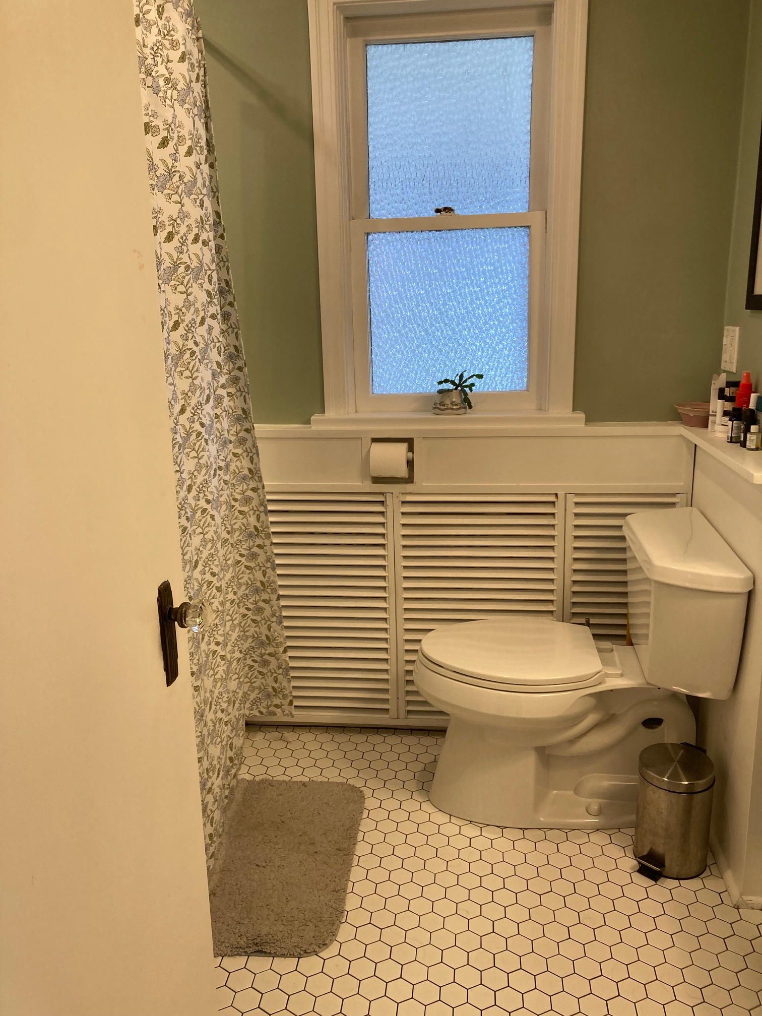Charming character home within walking distance to the historic downtown Nelson