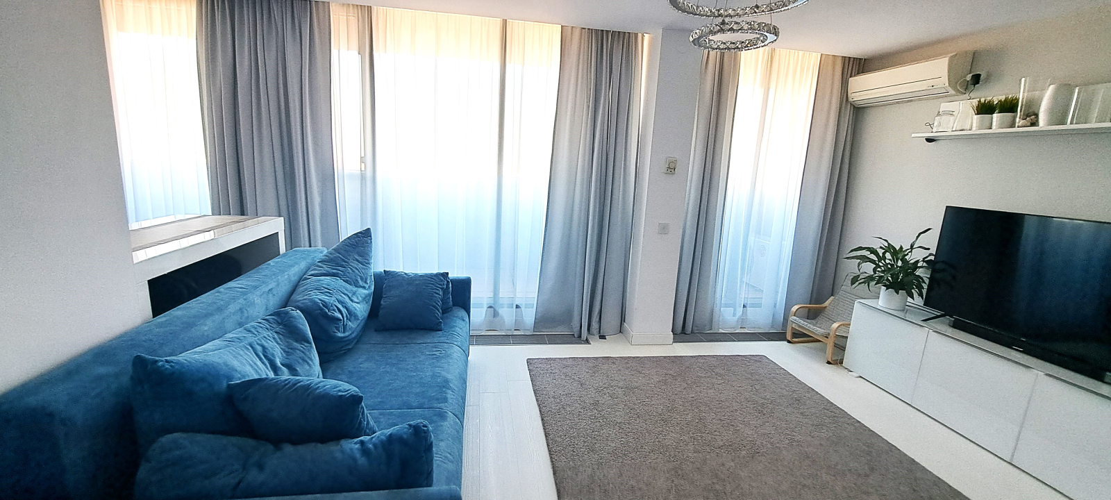 Alto no céu vistas deslumbrantes 2 duplex BDR na capital da Romênia