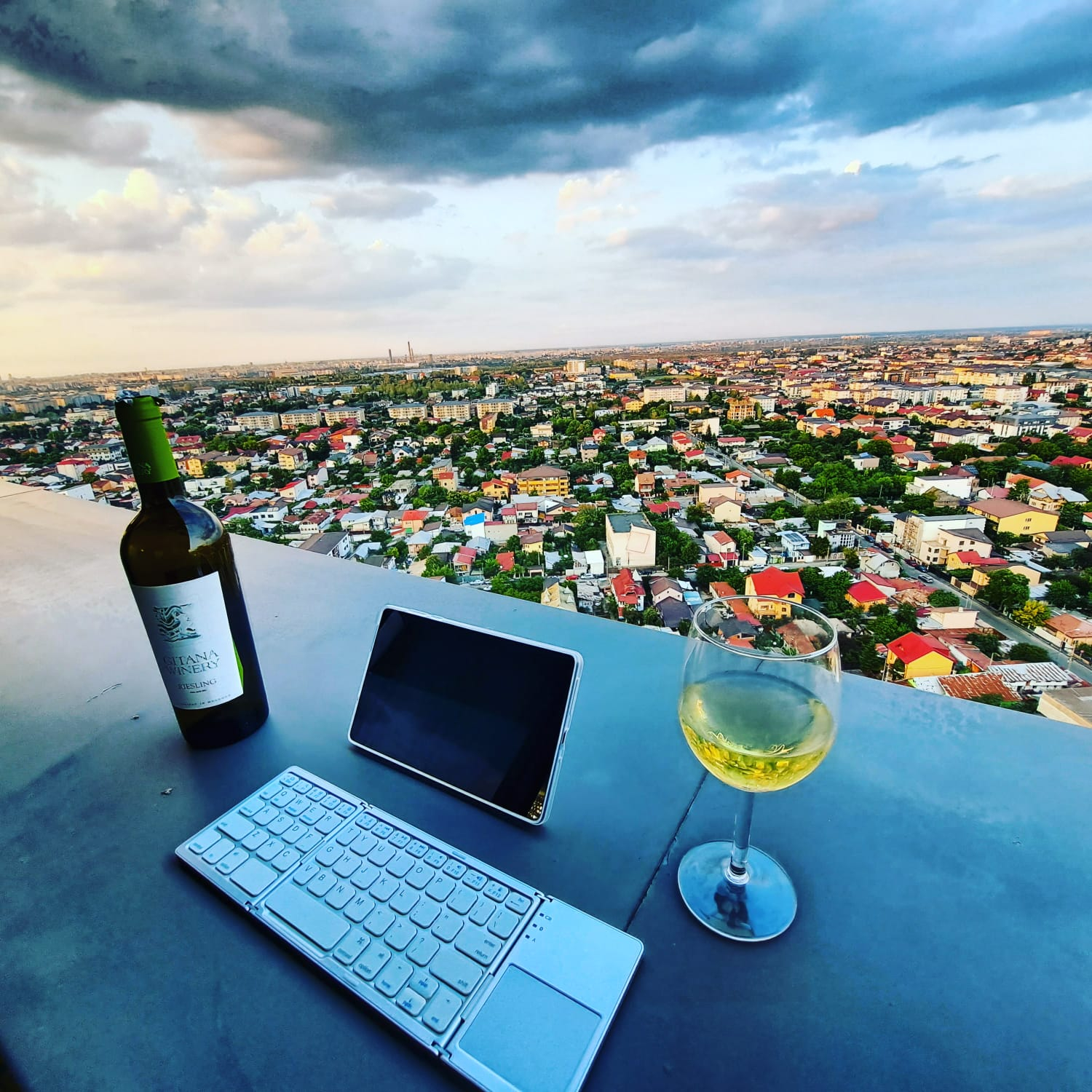 Alto no céu vistas deslumbrantes 2 duplex BDR na capital da Romênia