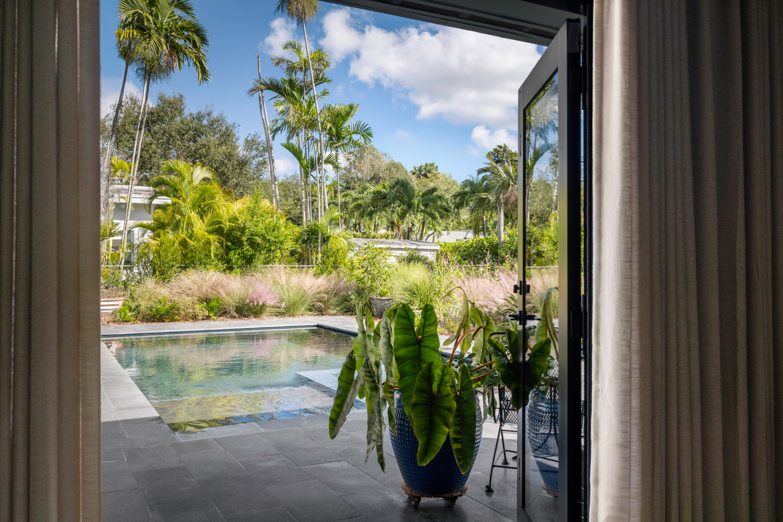 Pinecrest Tropical Home with pool
