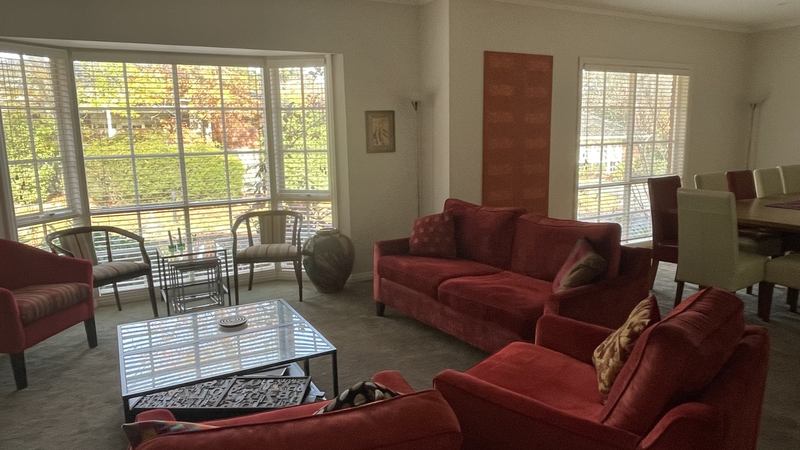 Family home in quiet leafy setting