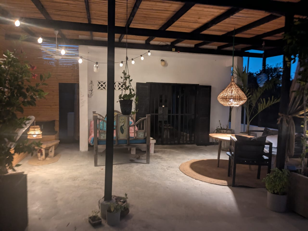 On 2st floor there is a stand alone studio with king size bed, kitchenette, big terrace and outside shower.
