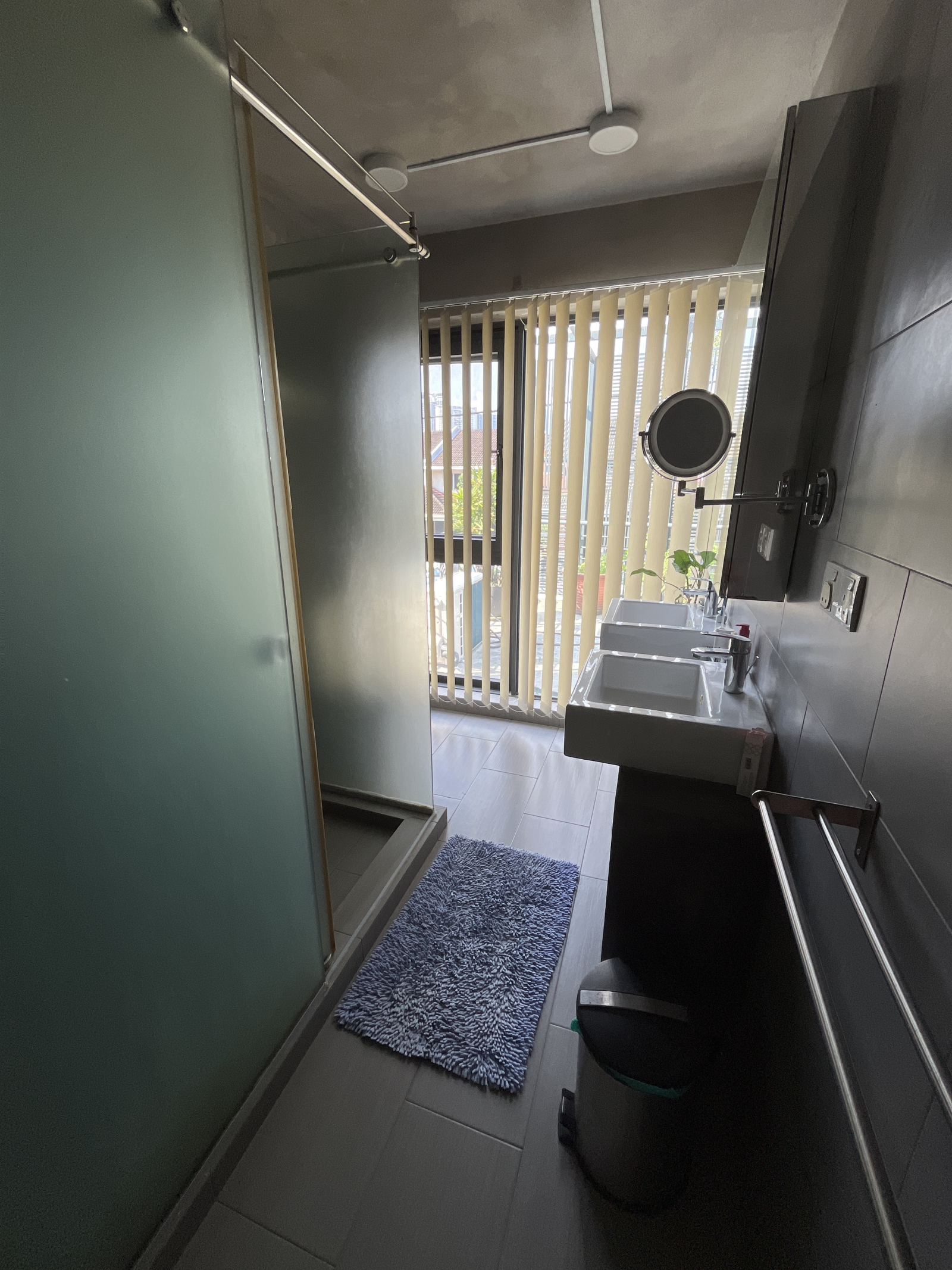Spacious 3 story semi detached near KL