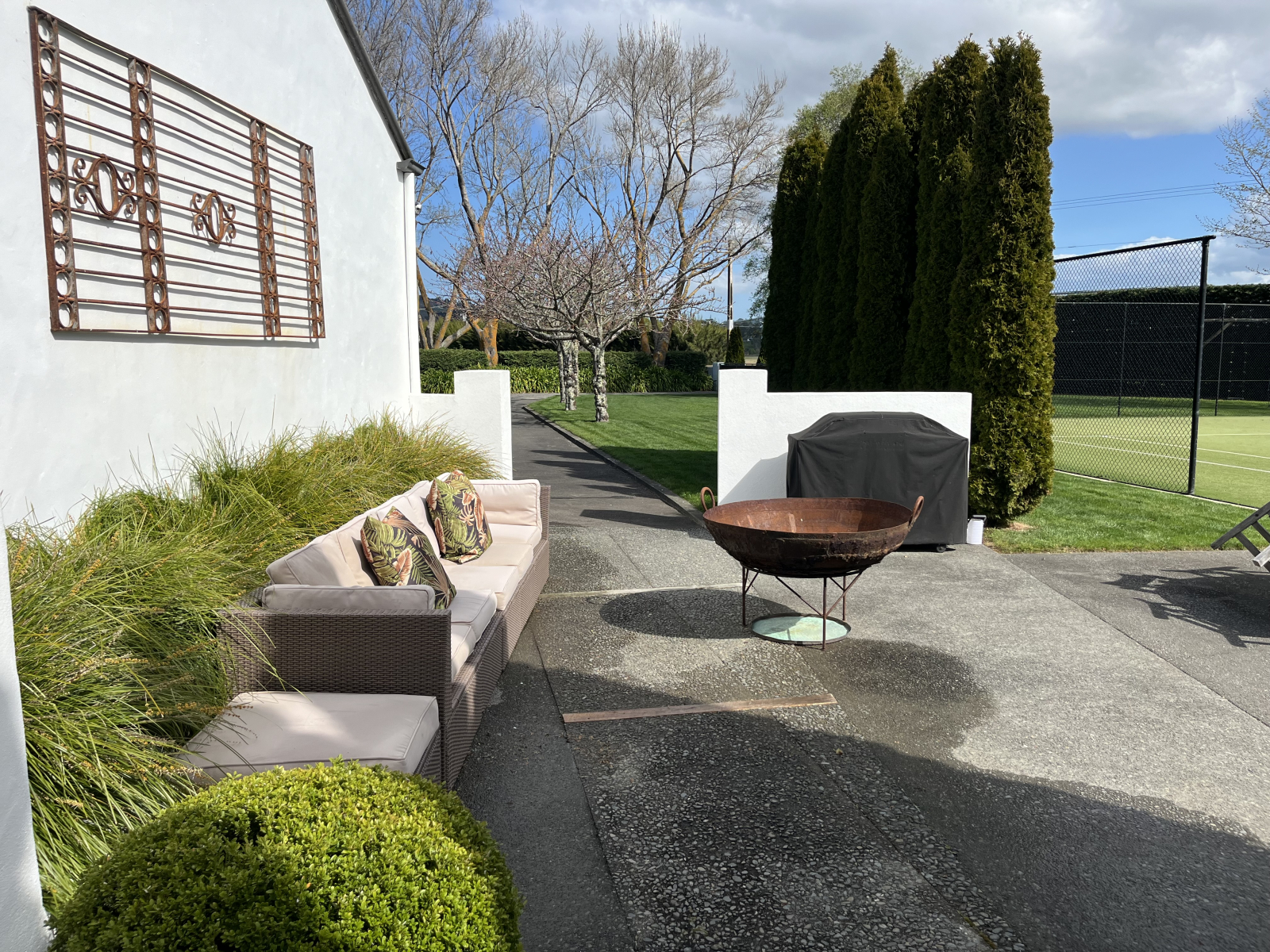 Spacious home on a lifestyle property very close to our cosmopolitan village
