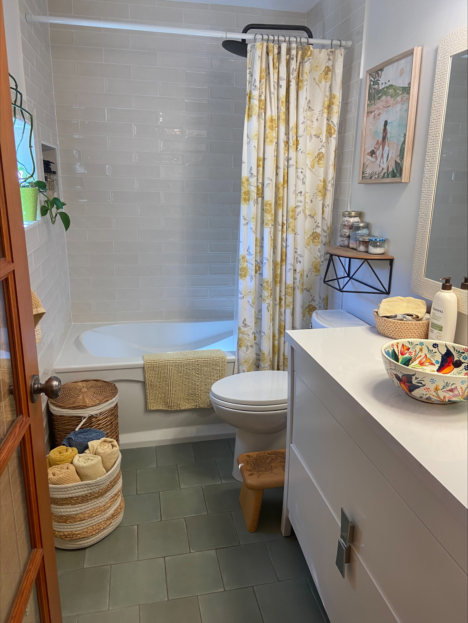 Main bathroom