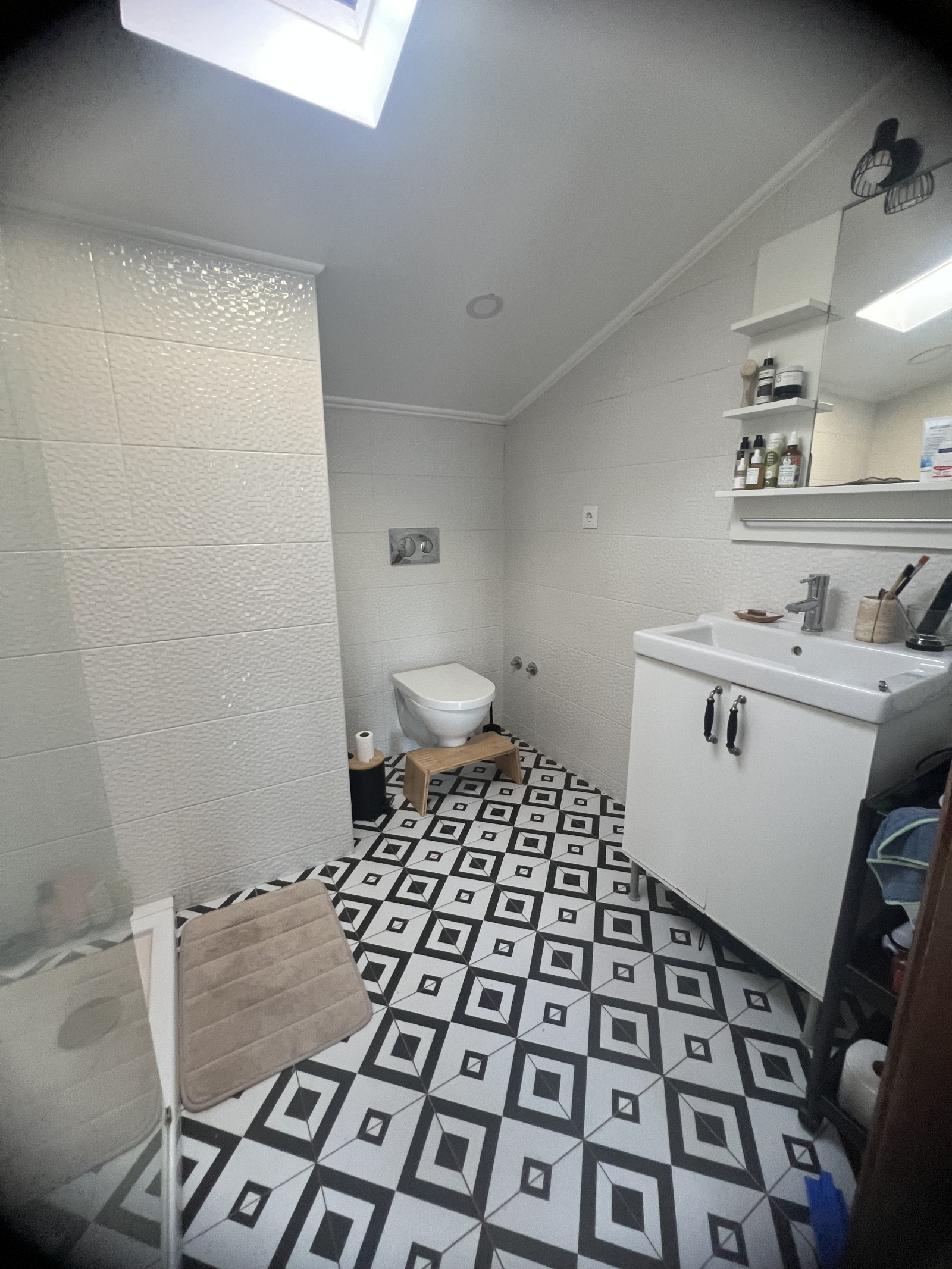 Encantador apartamento iluminado en Cascais con patio en el jardín del cielo