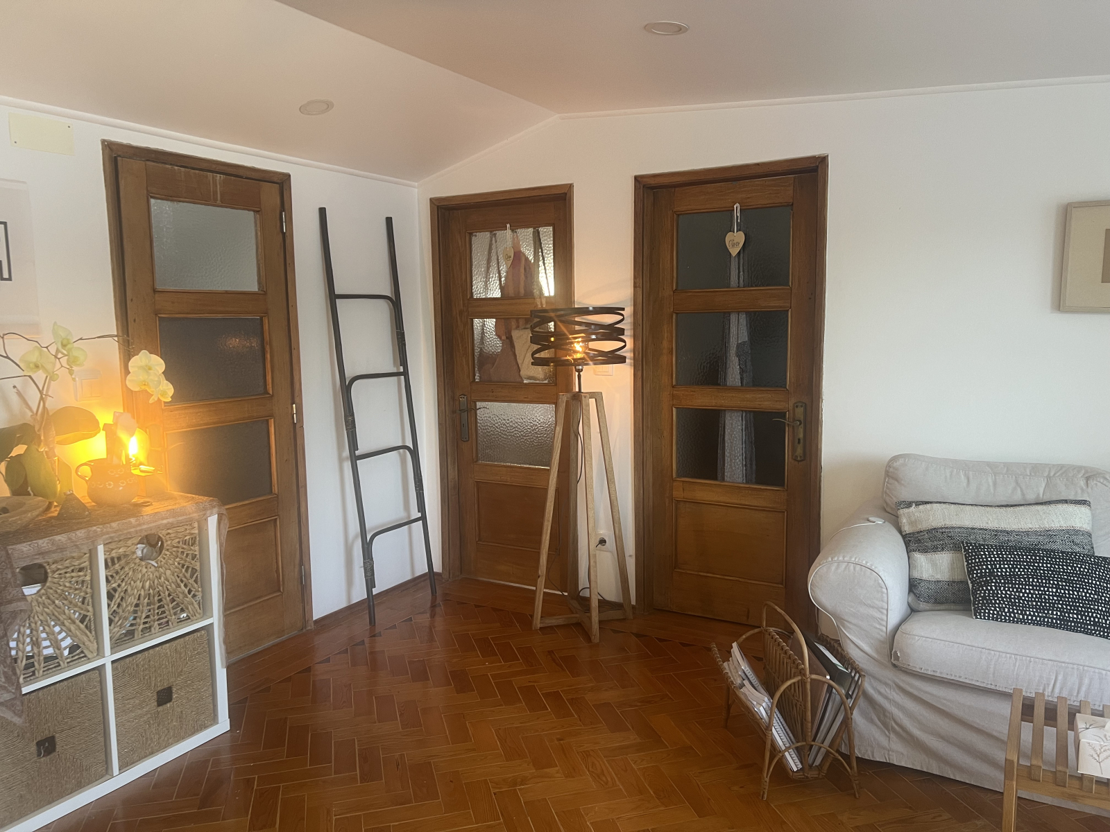 Encantador apartamento iluminado en Cascais con patio en el jardín del cielo
