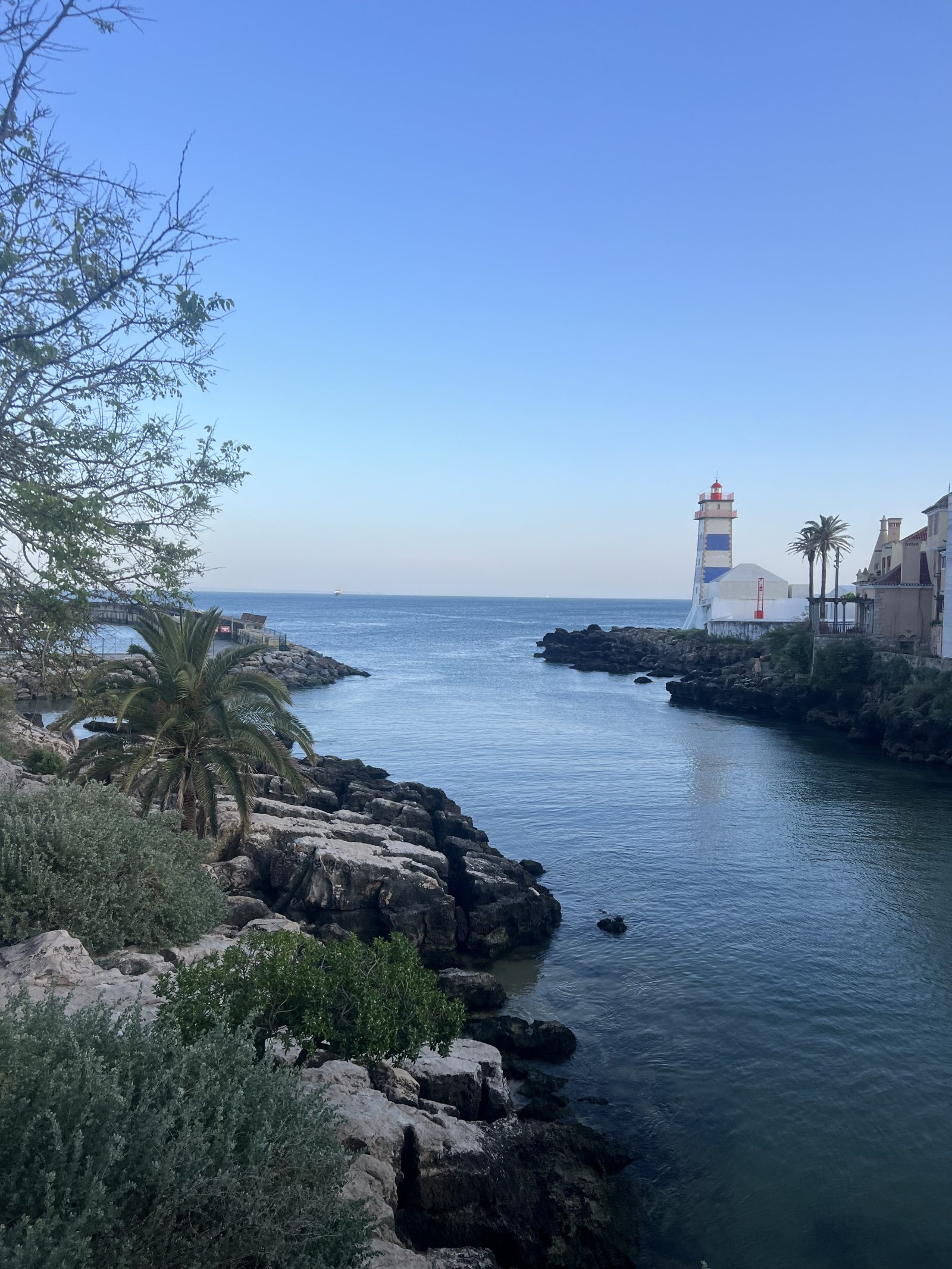 Encantador apartamento iluminado en Cascais con patio en el jardín del cielo