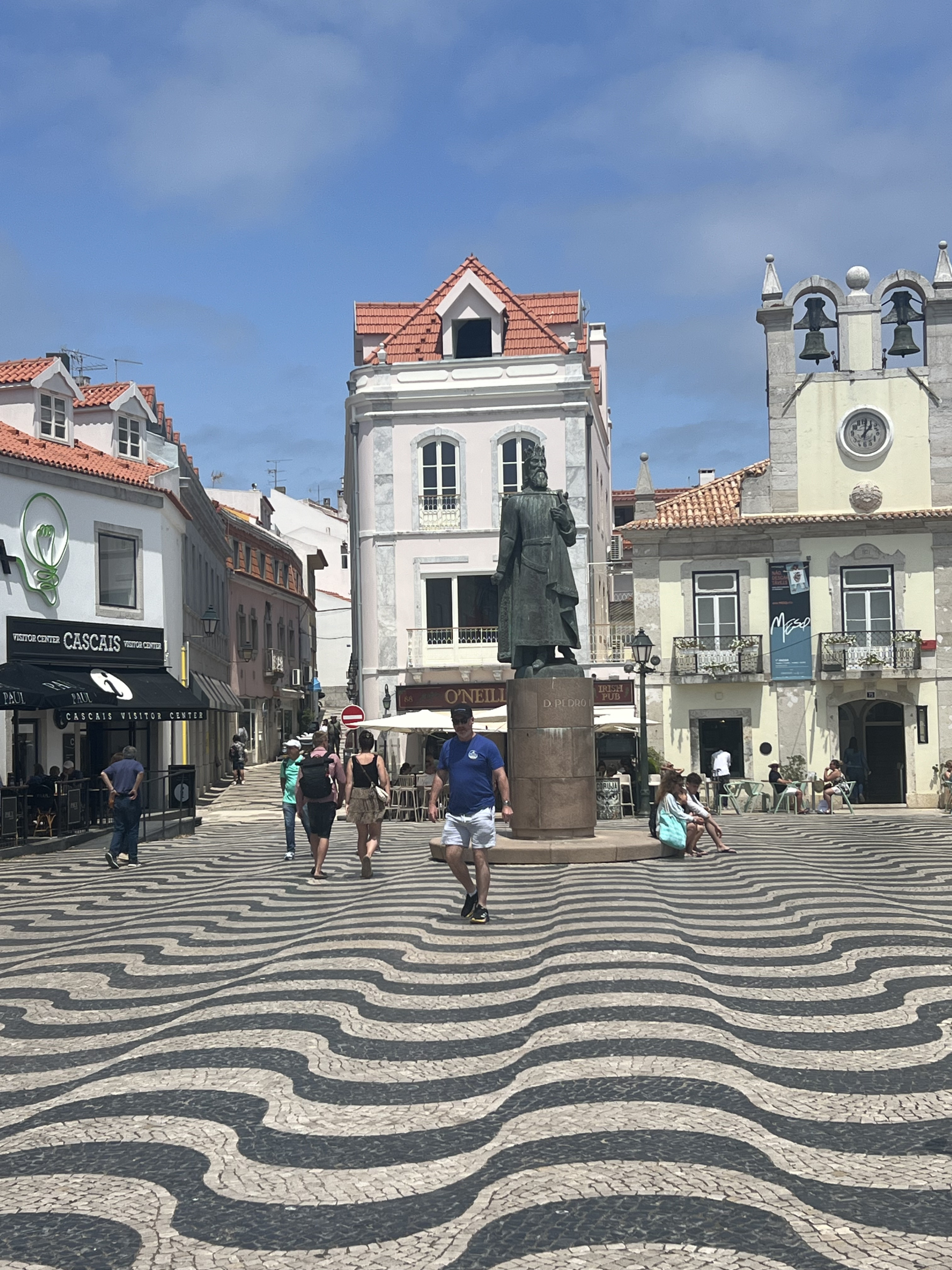 Encantador apartamento iluminado en Cascais con patio en el jardín del cielo