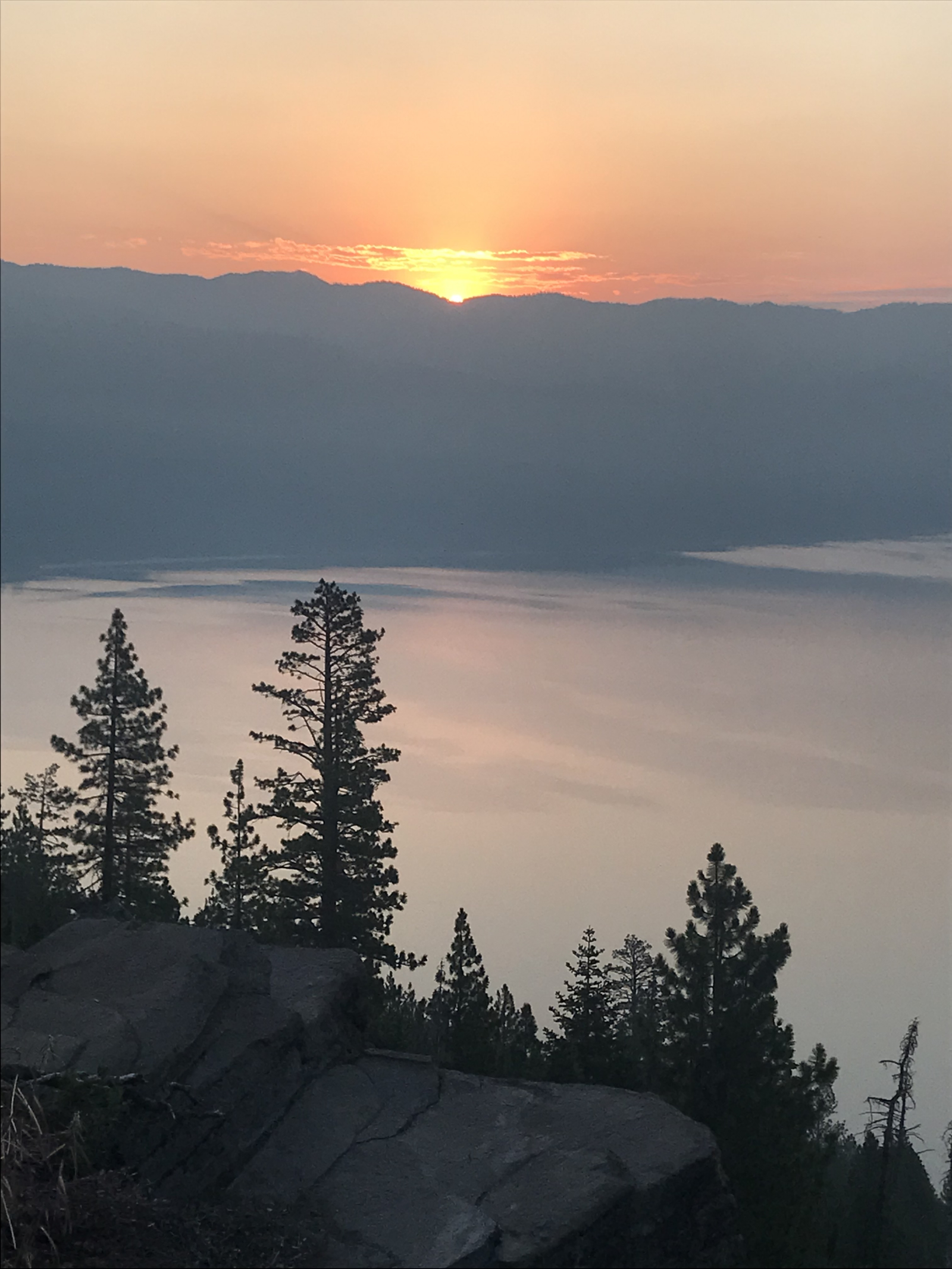 Perfetta fuga al lago Tahoe, proprio sulla spiaggia.