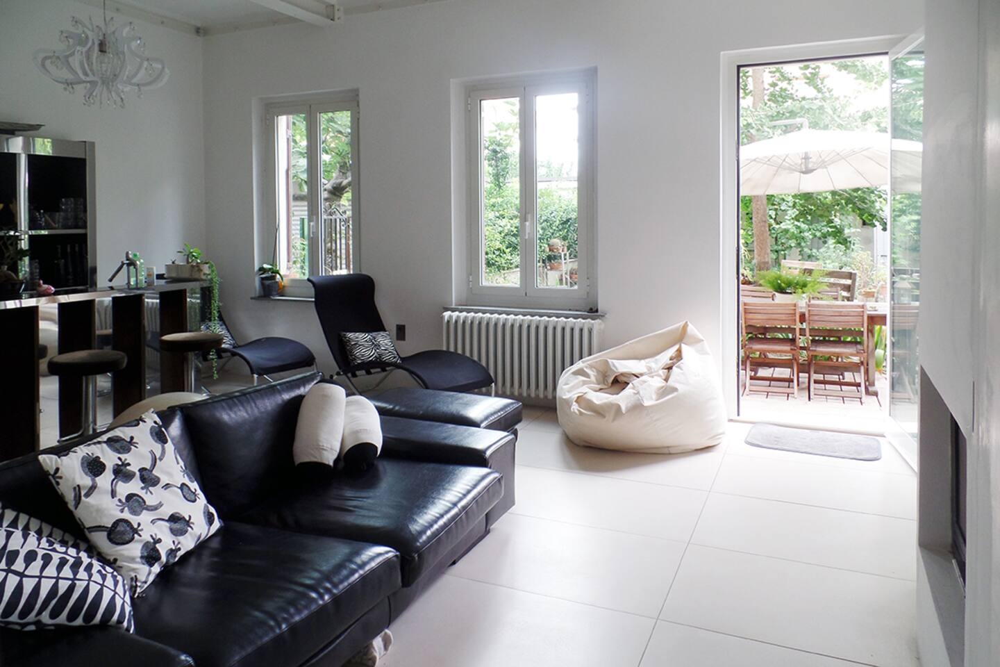 Large, quiet house with garden