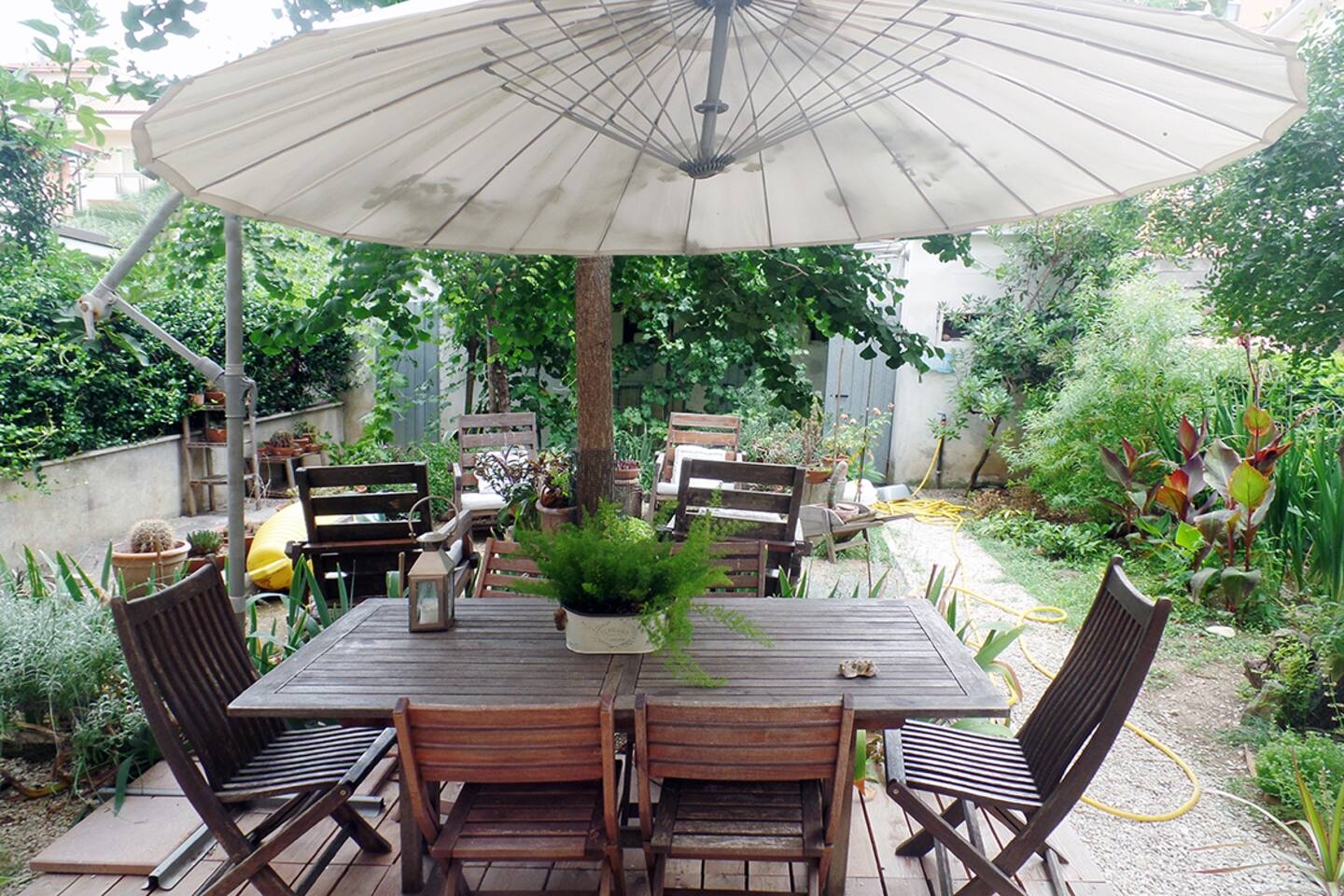 Large, quiet house with garden