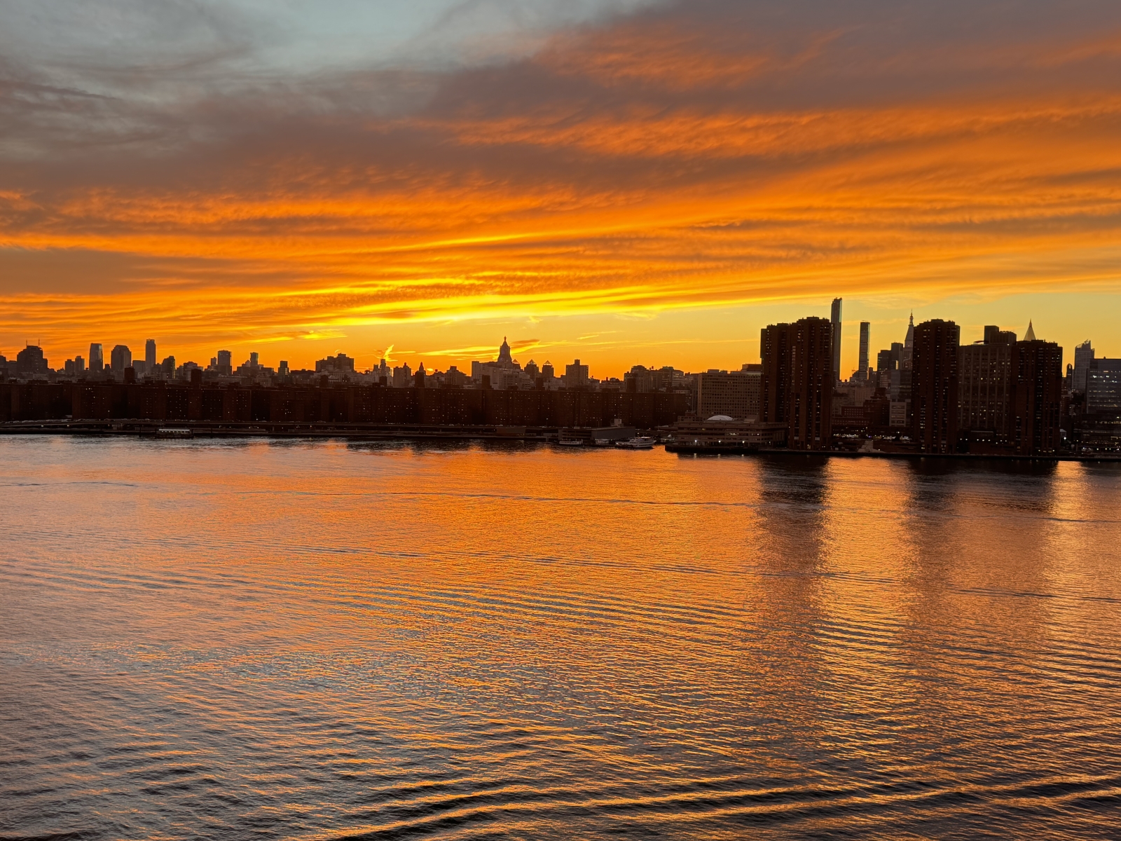 Stunning Brooklyn High Rise on the East River