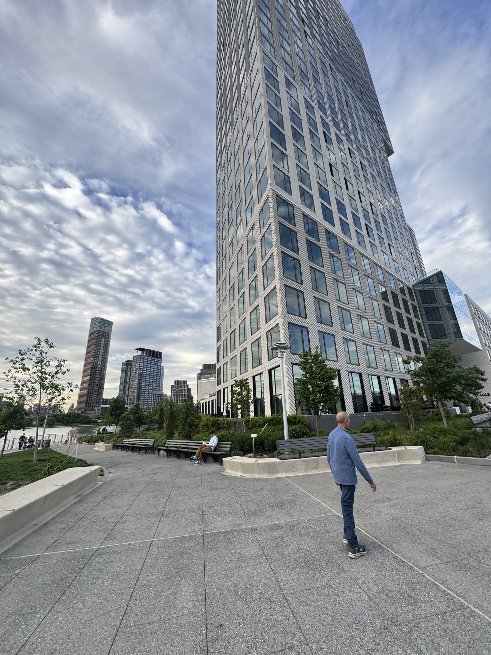 Stunning Brooklyn High Rise on the East River