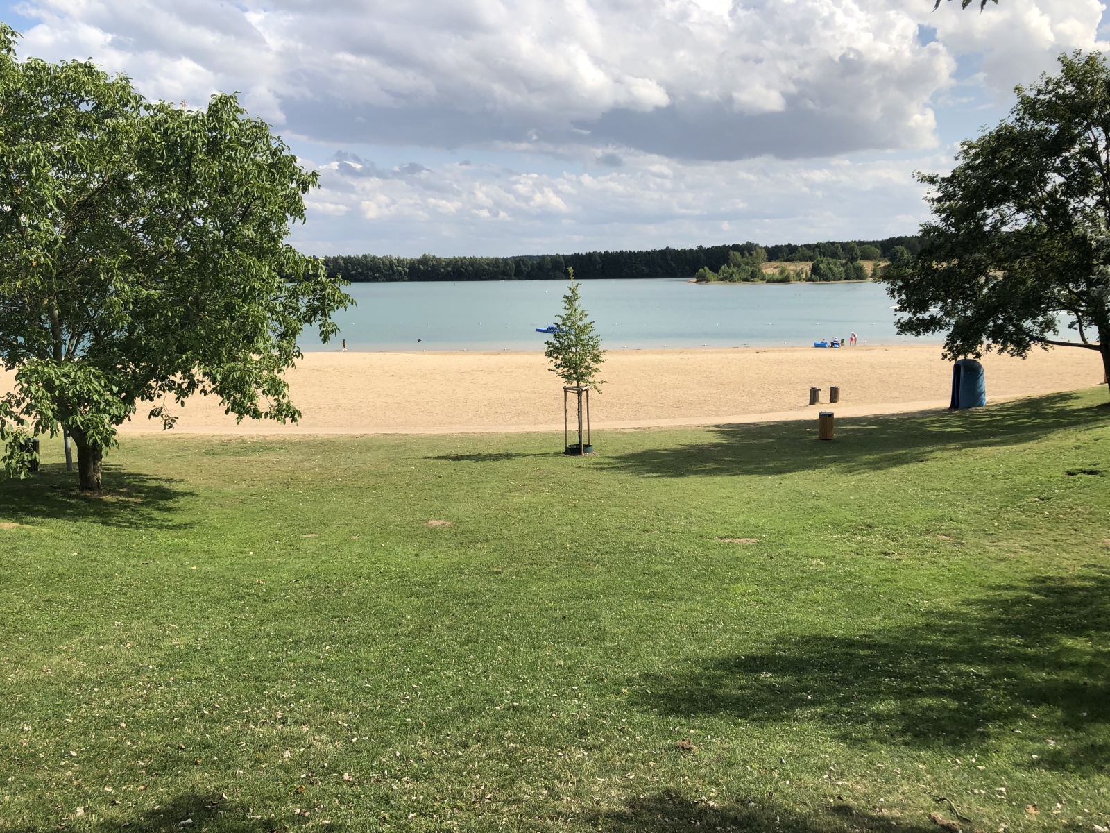 Between the seas: beautiful bungalow on the Kiel Canal