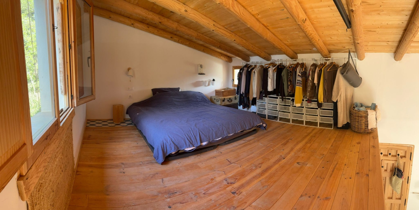 Kleines Off-Grid-Haus in El Matarraña im Austausch für eine Wohnung in Barcelona