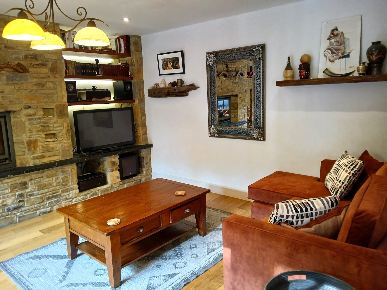 Arty Woodland Cottage met sauna aan zee