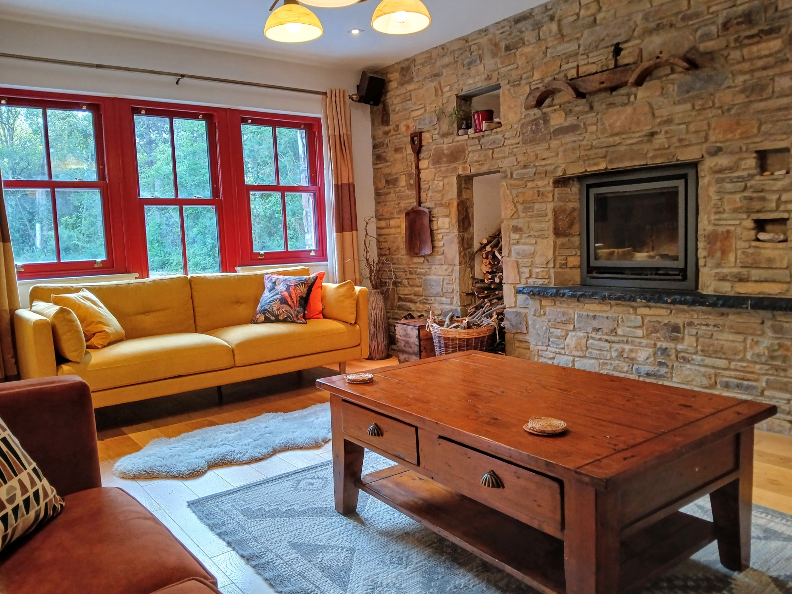 Arty Woodland Cottage met sauna aan zee
