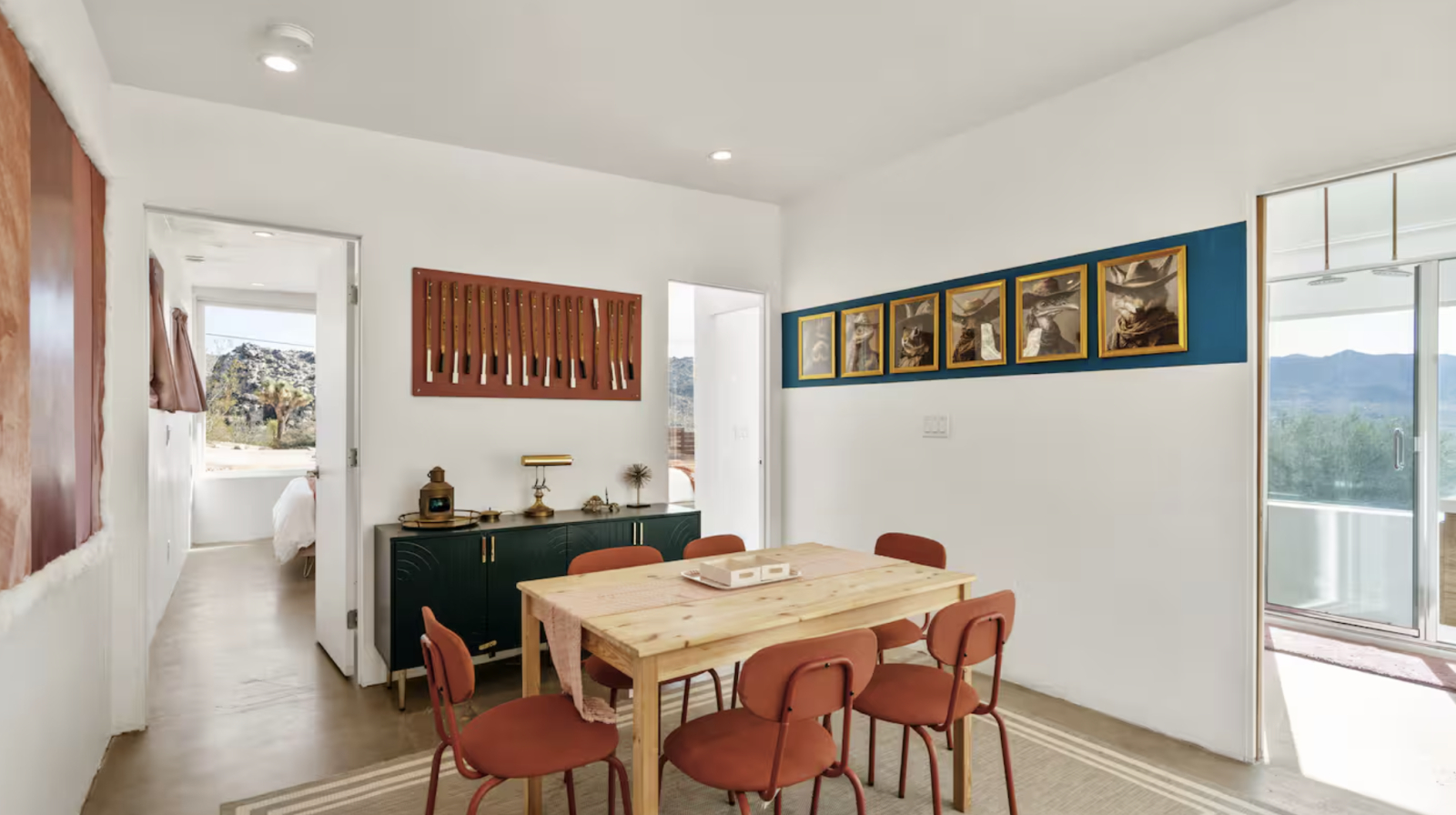 Incredible Funky house on the boulders right near Joshua Tree National Park!